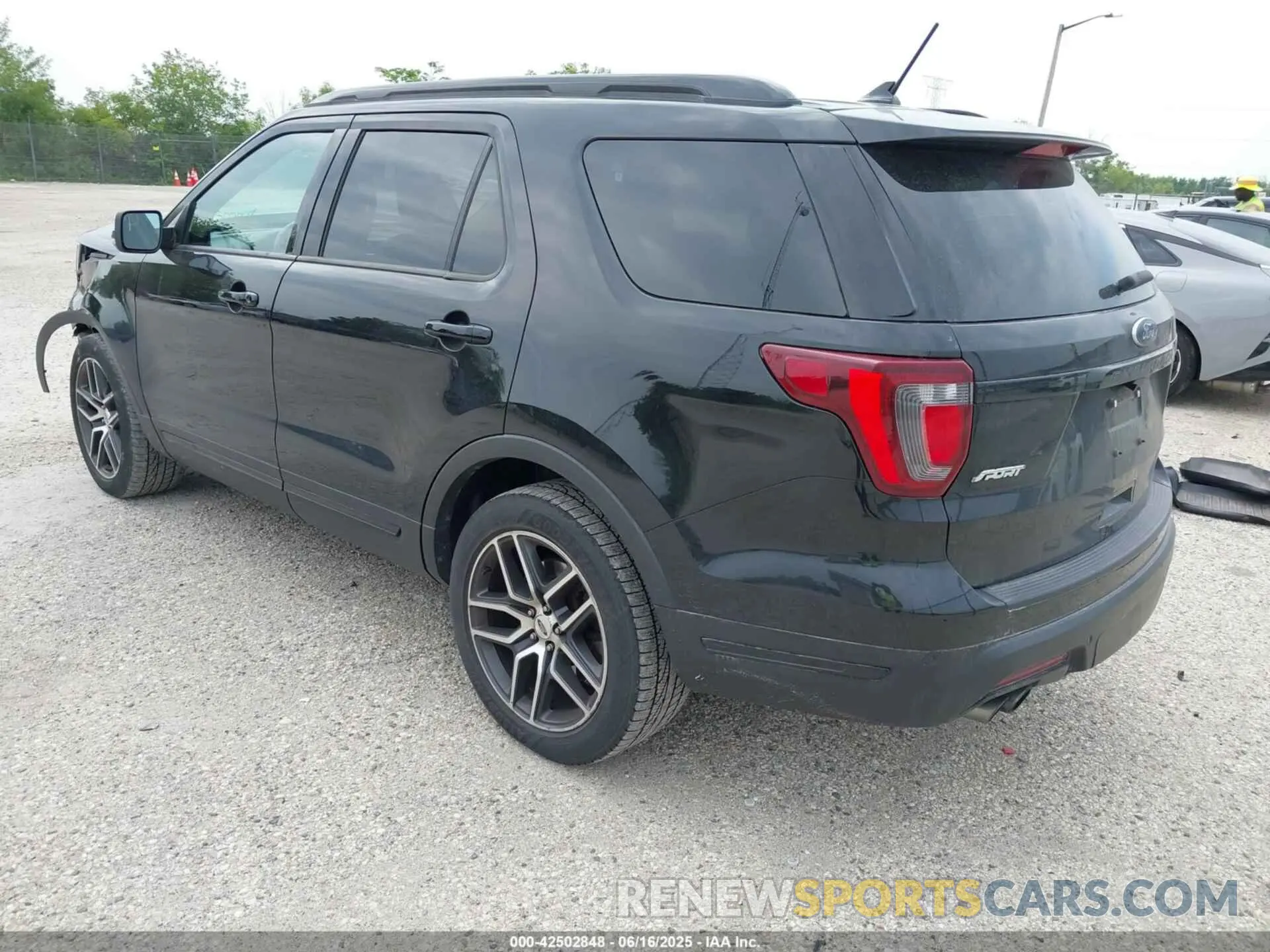 3 fotografías del automóvil dañado 1FM5K8GT0KGB43468 FORD EXPLORER 2019