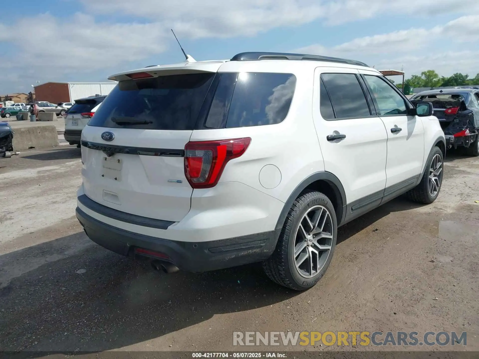 4 fotografías del automóvil dañado 1FM5K8GT2KGB38269 FORD EXPLORER 2019