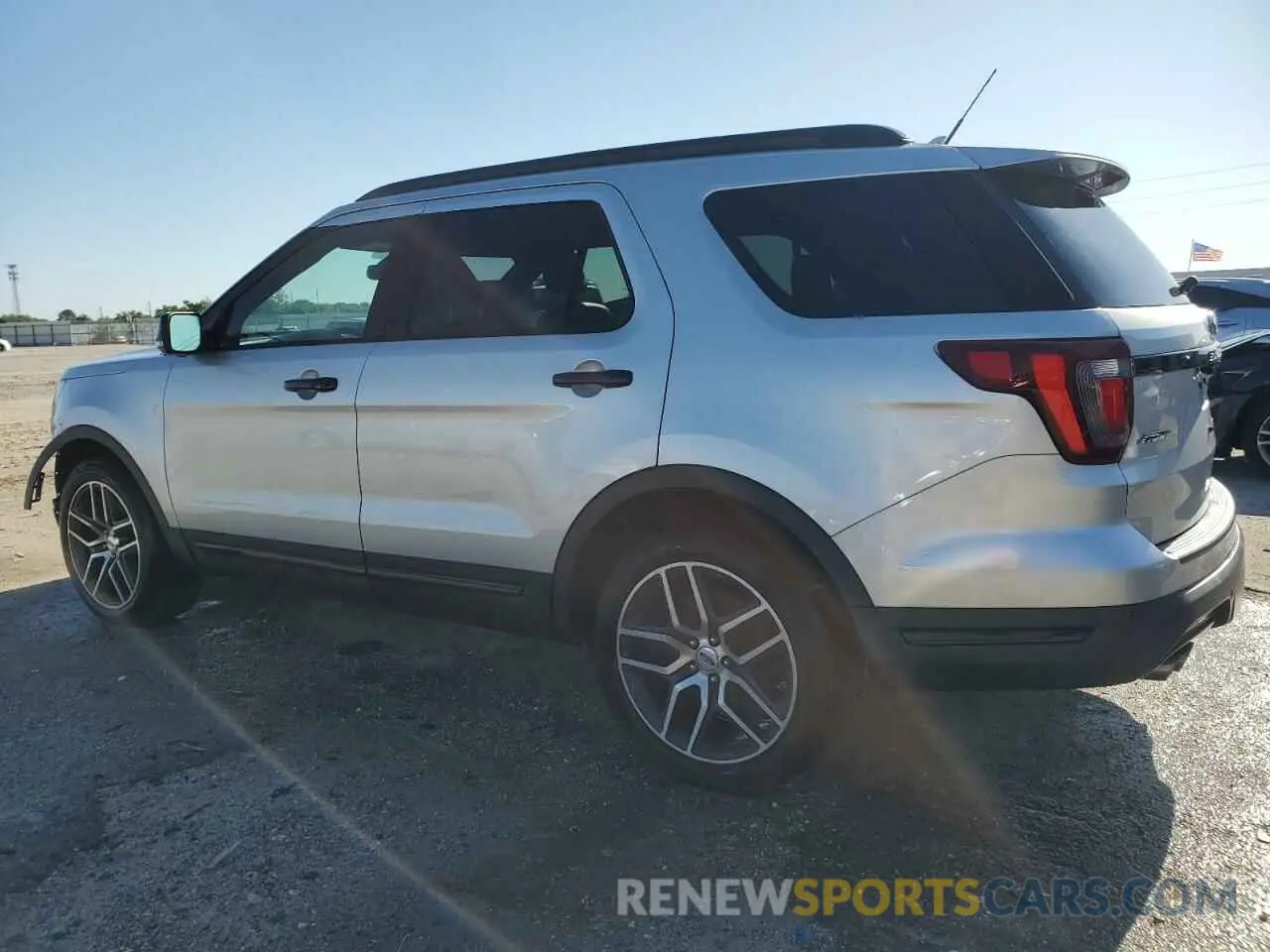 2 fotografías del automóvil dañado 1FM5K8GT3KGB41679 FORD EXPLORER 2019