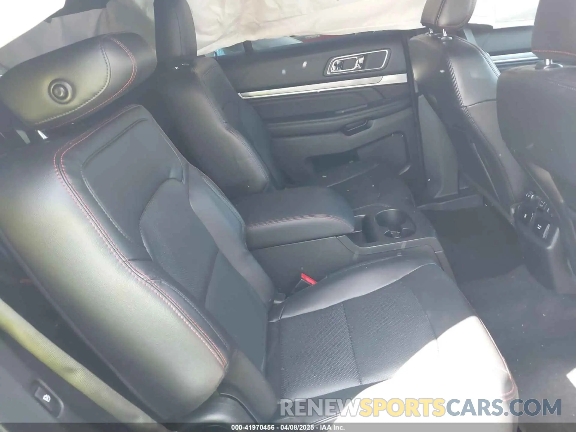 8 fotografías del automóvil dañado 1FM5K8GT6KGA76813 FORD EXPLORER 2019