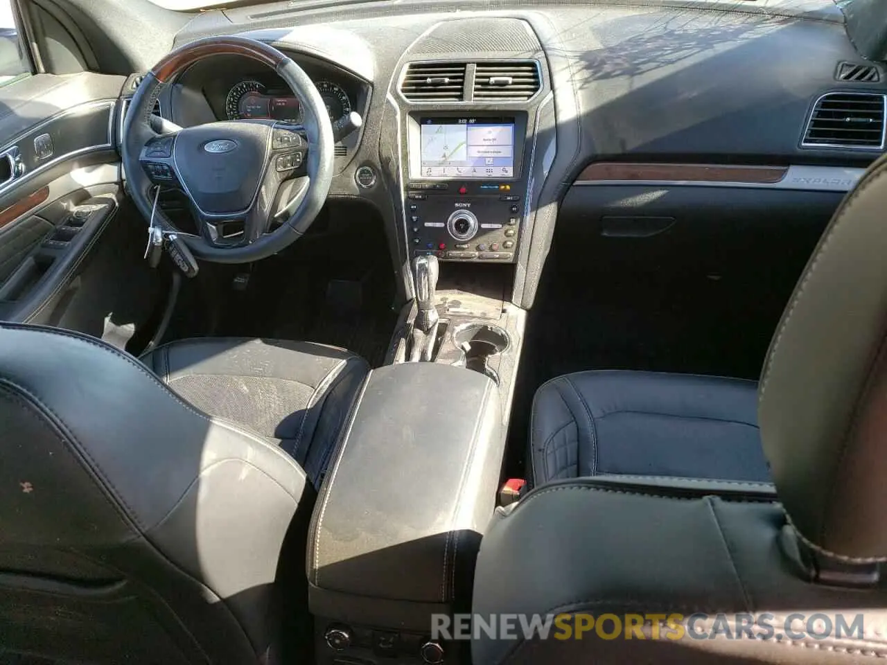8 fotografías del automóvil dañado 1FM5K8HT1KGA66706 FORD EXPLORER 2019