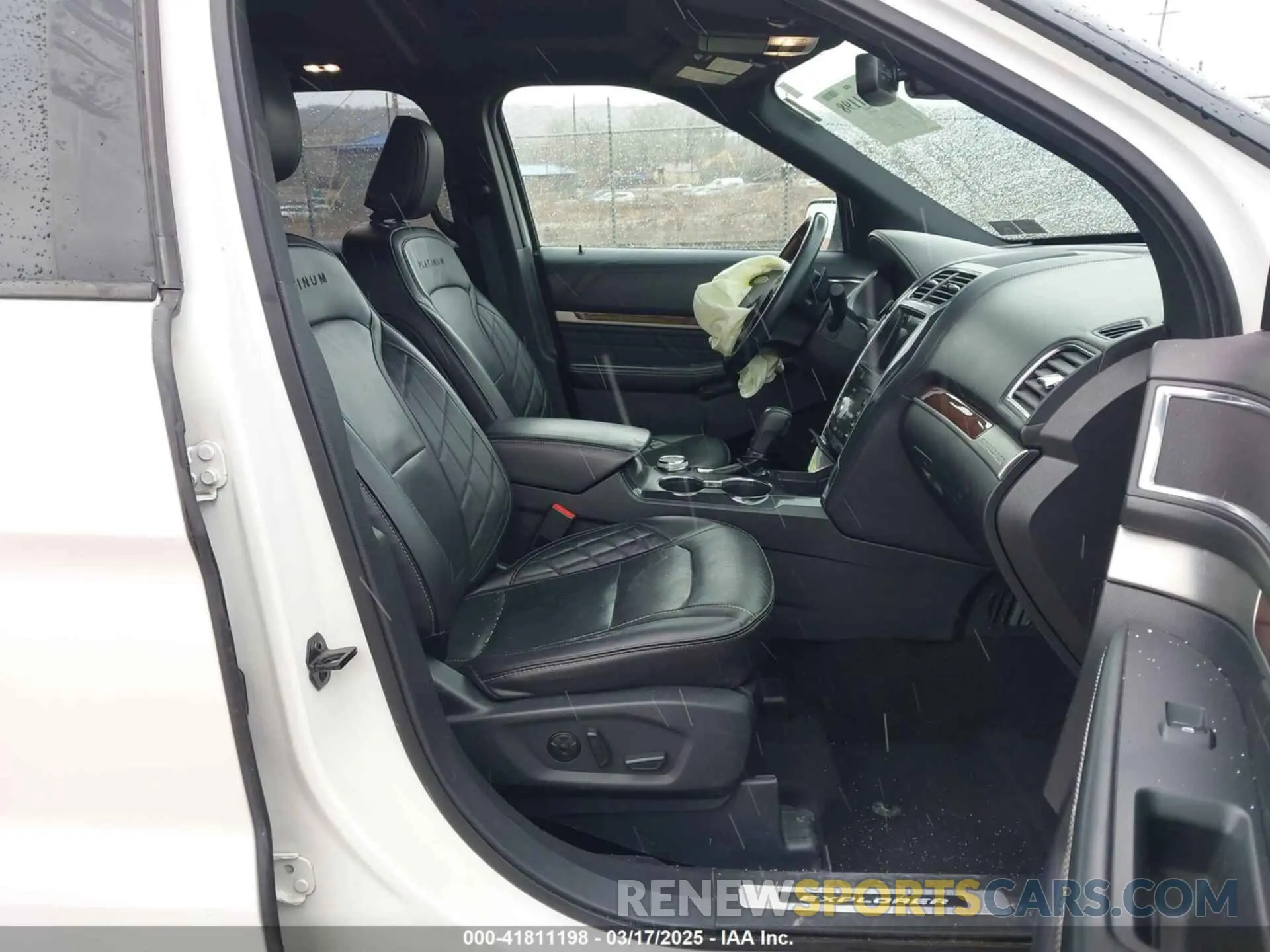 5 fotografías del automóvil dañado 1FM5K8HT3KGA54623 FORD EXPLORER 2019