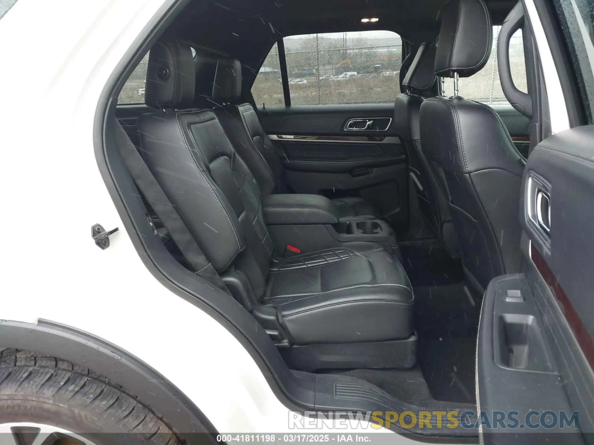 8 fotografías del automóvil dañado 1FM5K8HT3KGA54623 FORD EXPLORER 2019