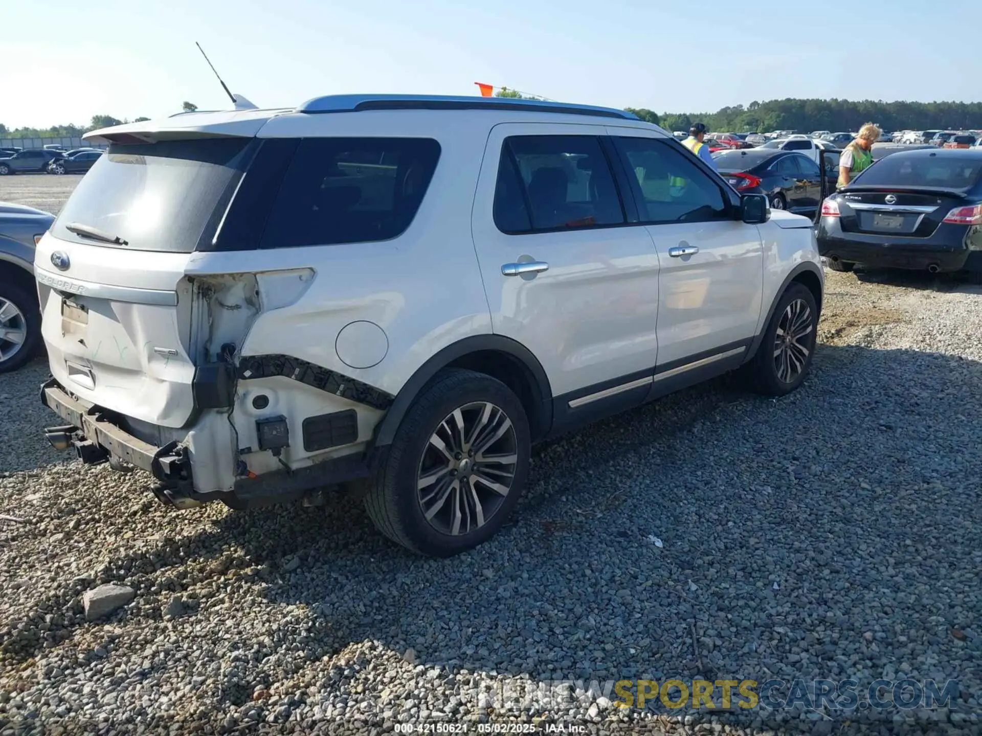 4 fotografías del automóvil dañado 1FM5K8HT5KGA58043 FORD EXPLORER 2019