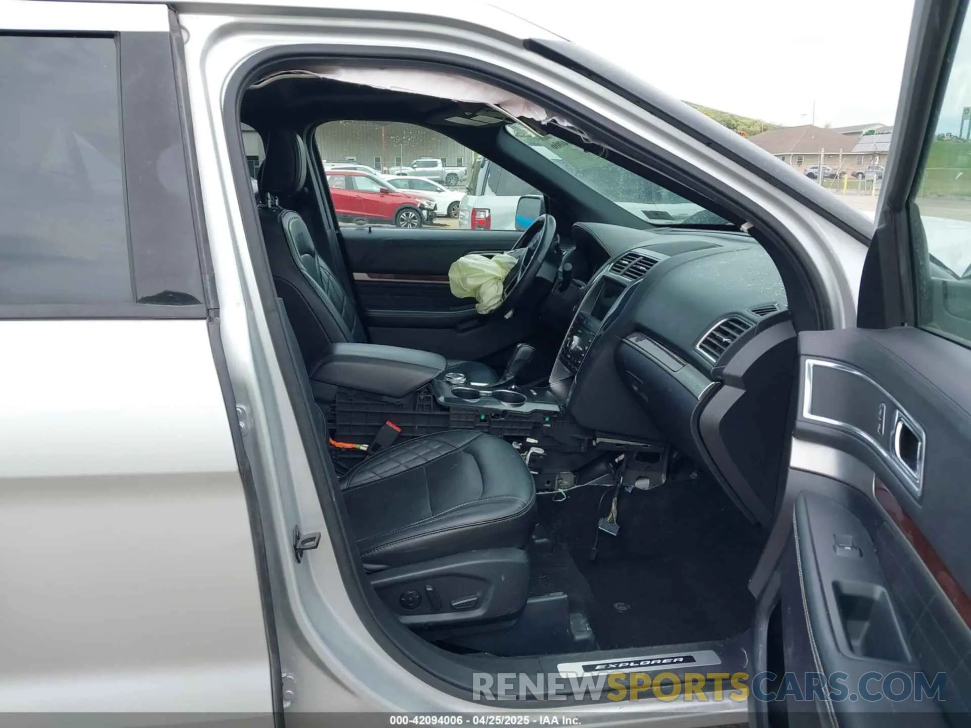 5 fotografías del automóvil dañado 1FM5K8HT7KGA06333 FORD EXPLORER 2019