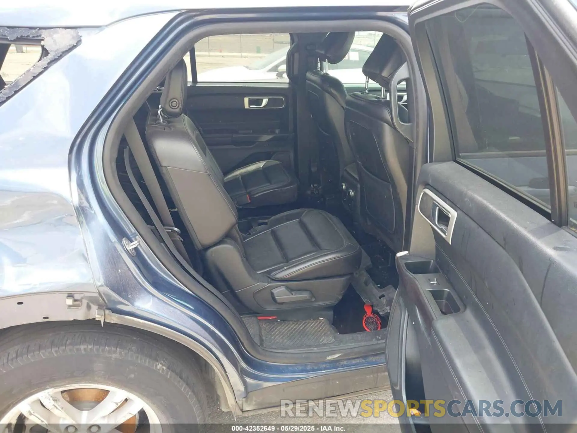 8 fotografías del automóvil dañado 1FMSK7DH1LGB20702 FORD EXPLORER 2020