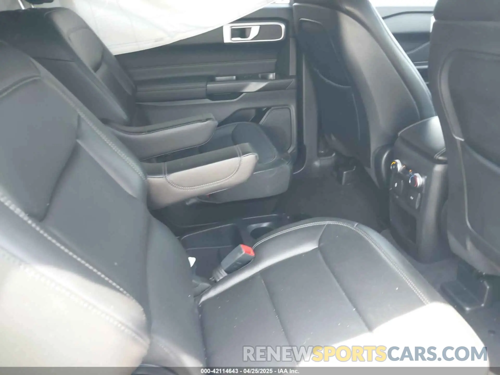 8 fotografías del automóvil dañado 1FMSK7DH7LGB21269 FORD EXPLORER 2020