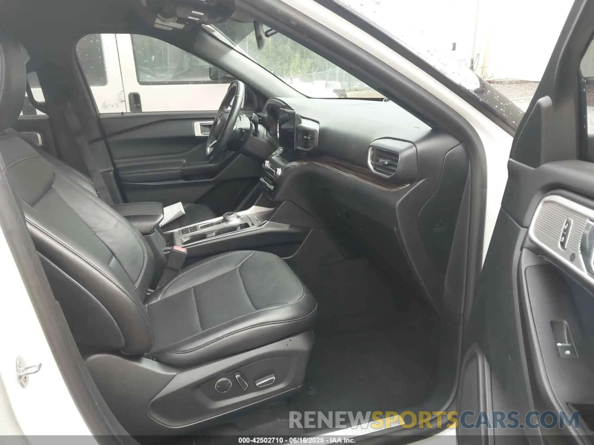 5 fotografías del automóvil dañado 1FMSK7FH6LGB26377 FORD EXPLORER 2020