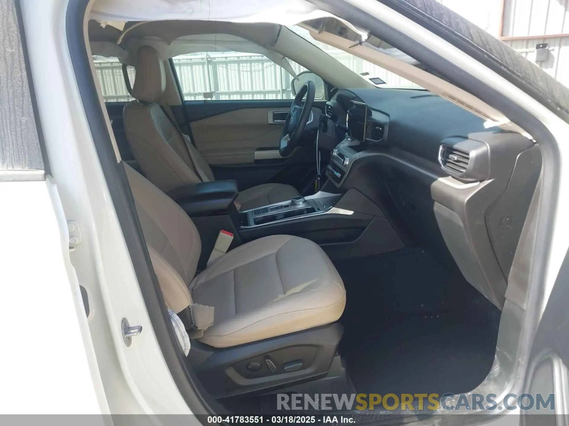 5 fotografías del automóvil dañado 1FMSK7DH0MGC45465 FORD EXPLORER 2021