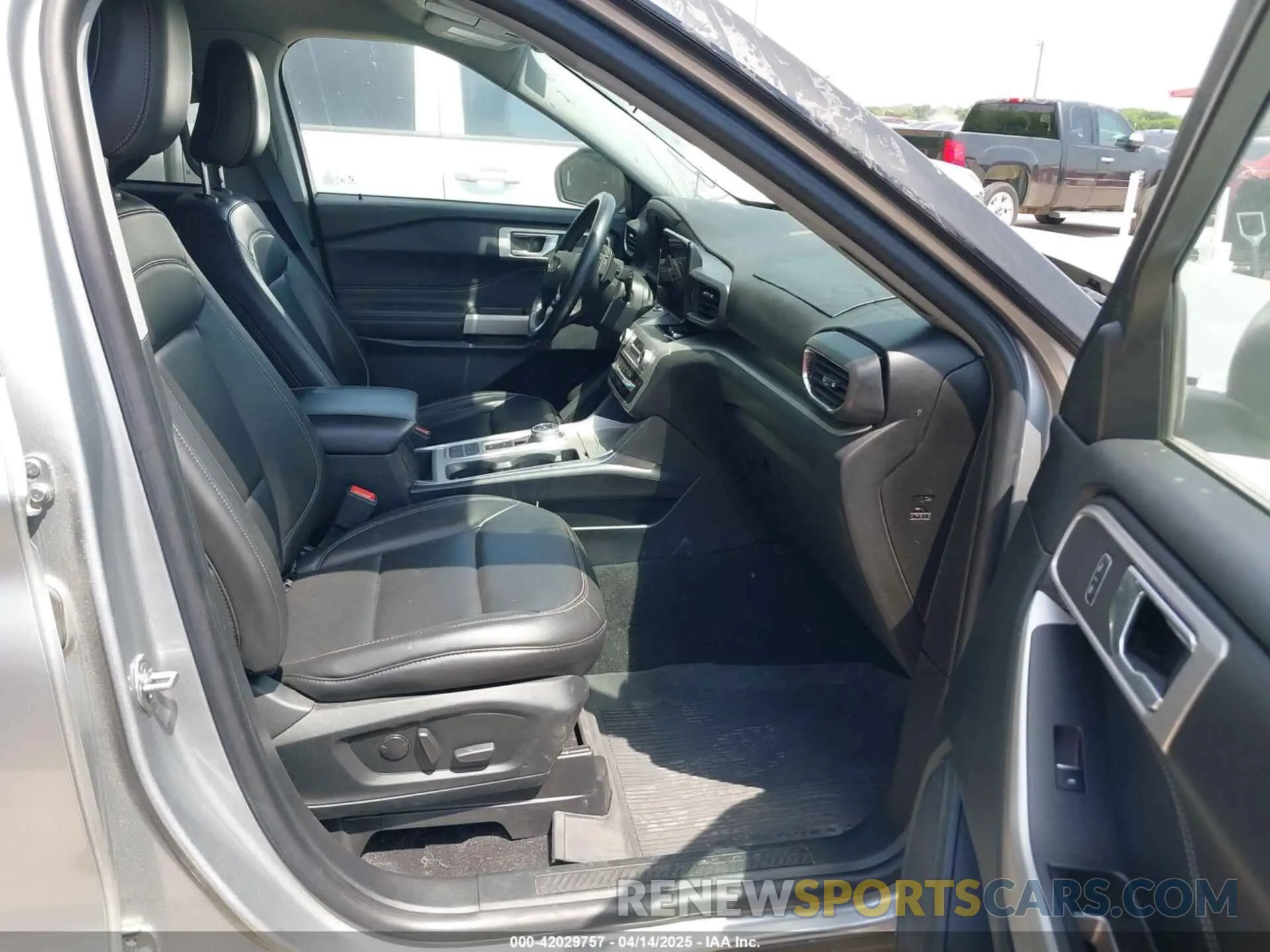 5 fotografías del automóvil dañado 1FMSK7DH1MGC16346 FORD EXPLORER 2021