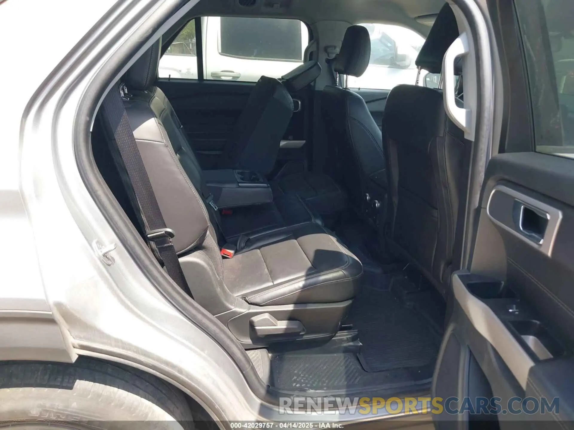 8 fotografías del automóvil dañado 1FMSK7DH1MGC16346 FORD EXPLORER 2021