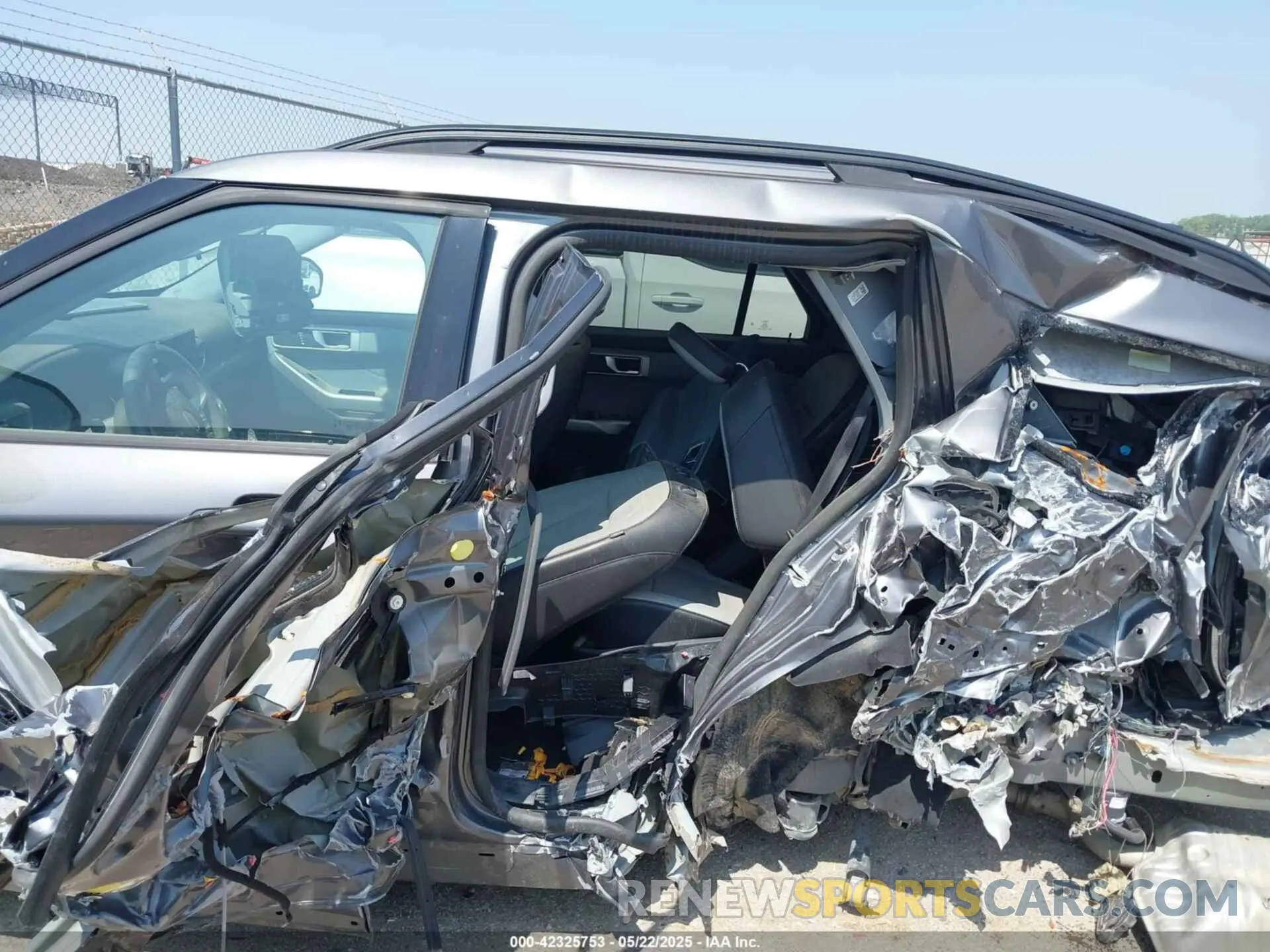 15 fotografías del automóvil dañado 1FMSK7DH2MGB16028 FORD EXPLORER 2021