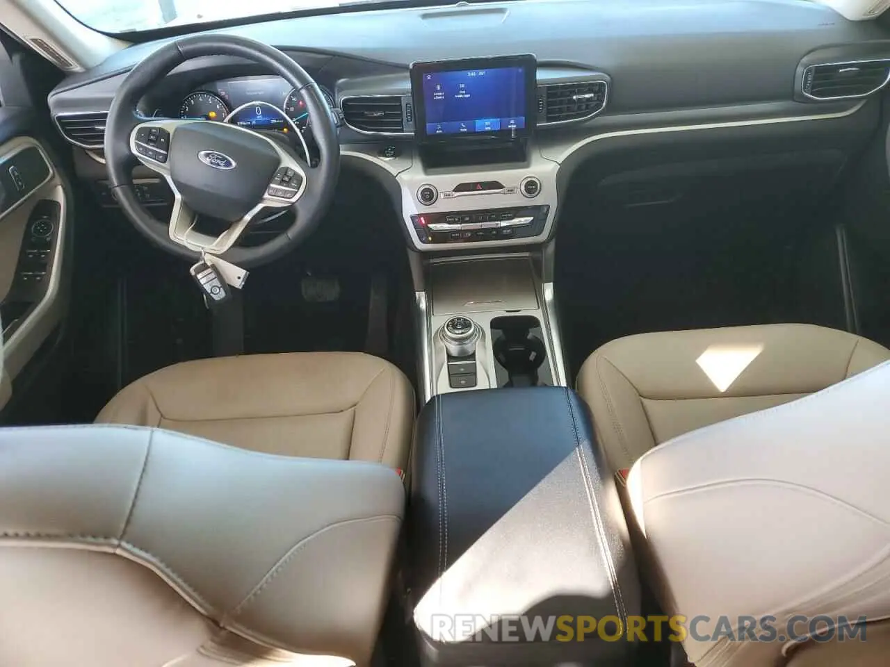 8 fotografías del automóvil dañado 1FMSK7DH2MGC14685 FORD EXPLORER 2021