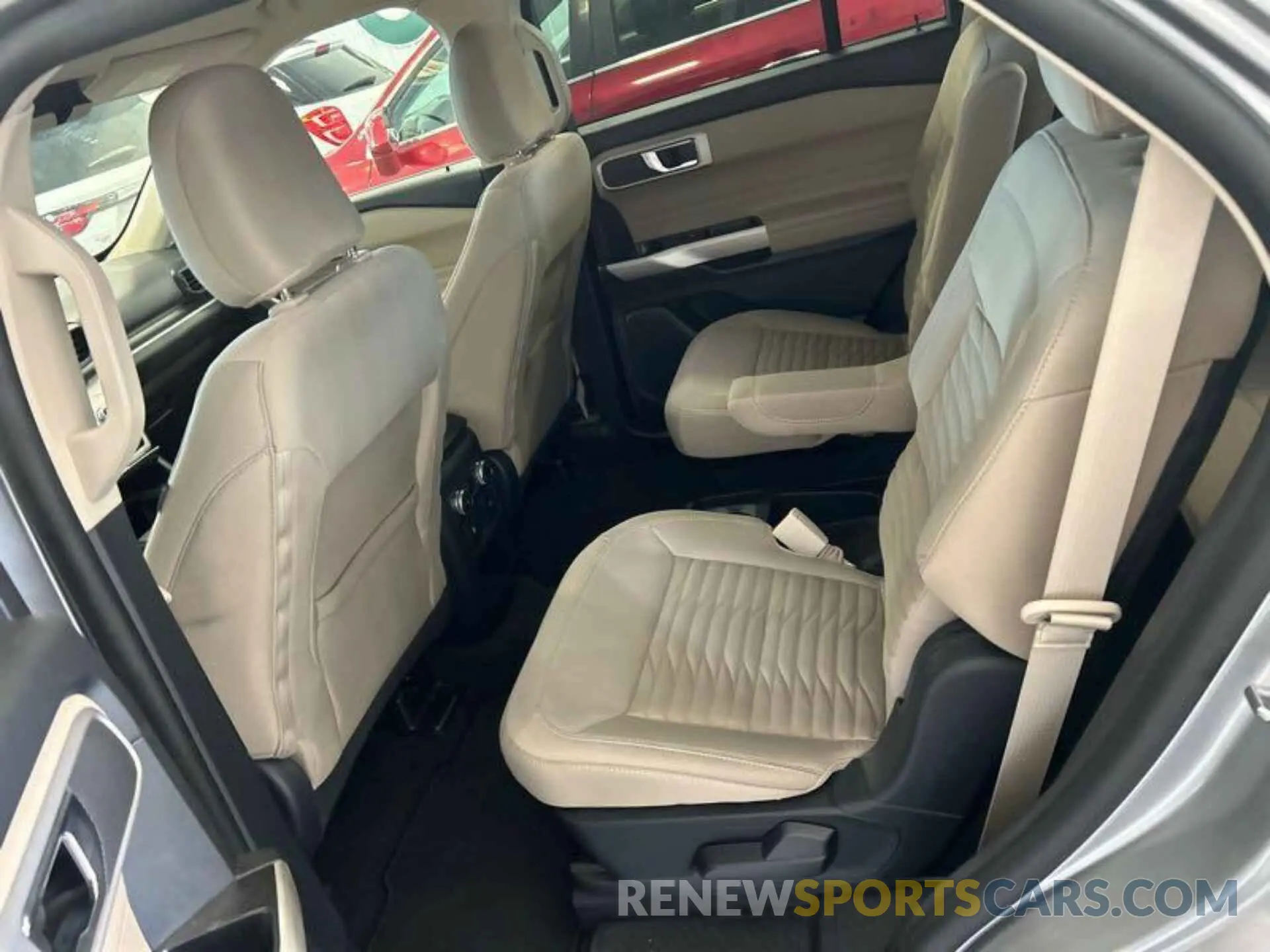 2 fotografías del automóvil dañado 1FMSK7DH7MGB34492 FORD EXPLORER 2021