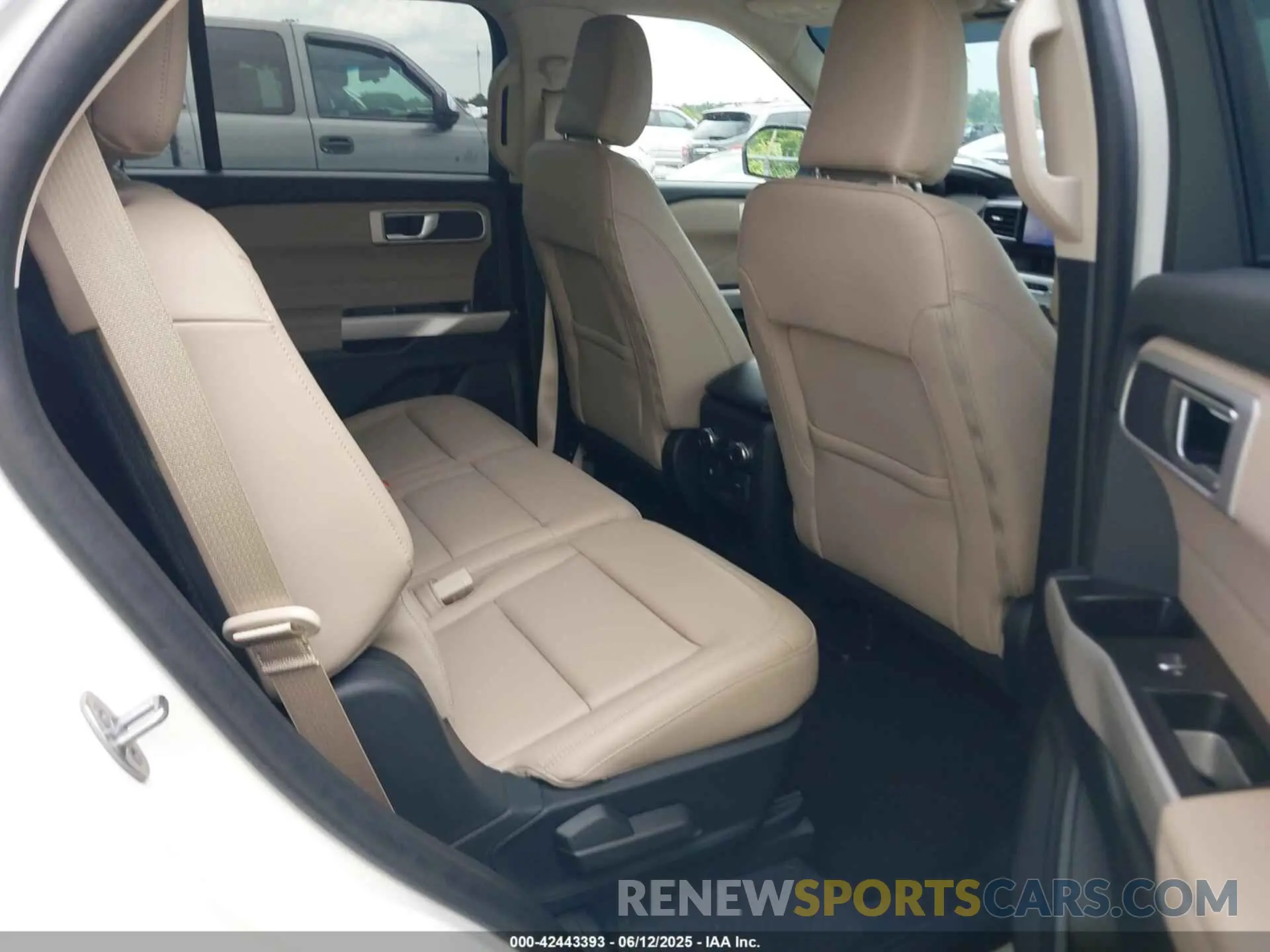 8 fotografías del automóvil dañado 1FMSK7DH8MGB19998 FORD EXPLORER 2021