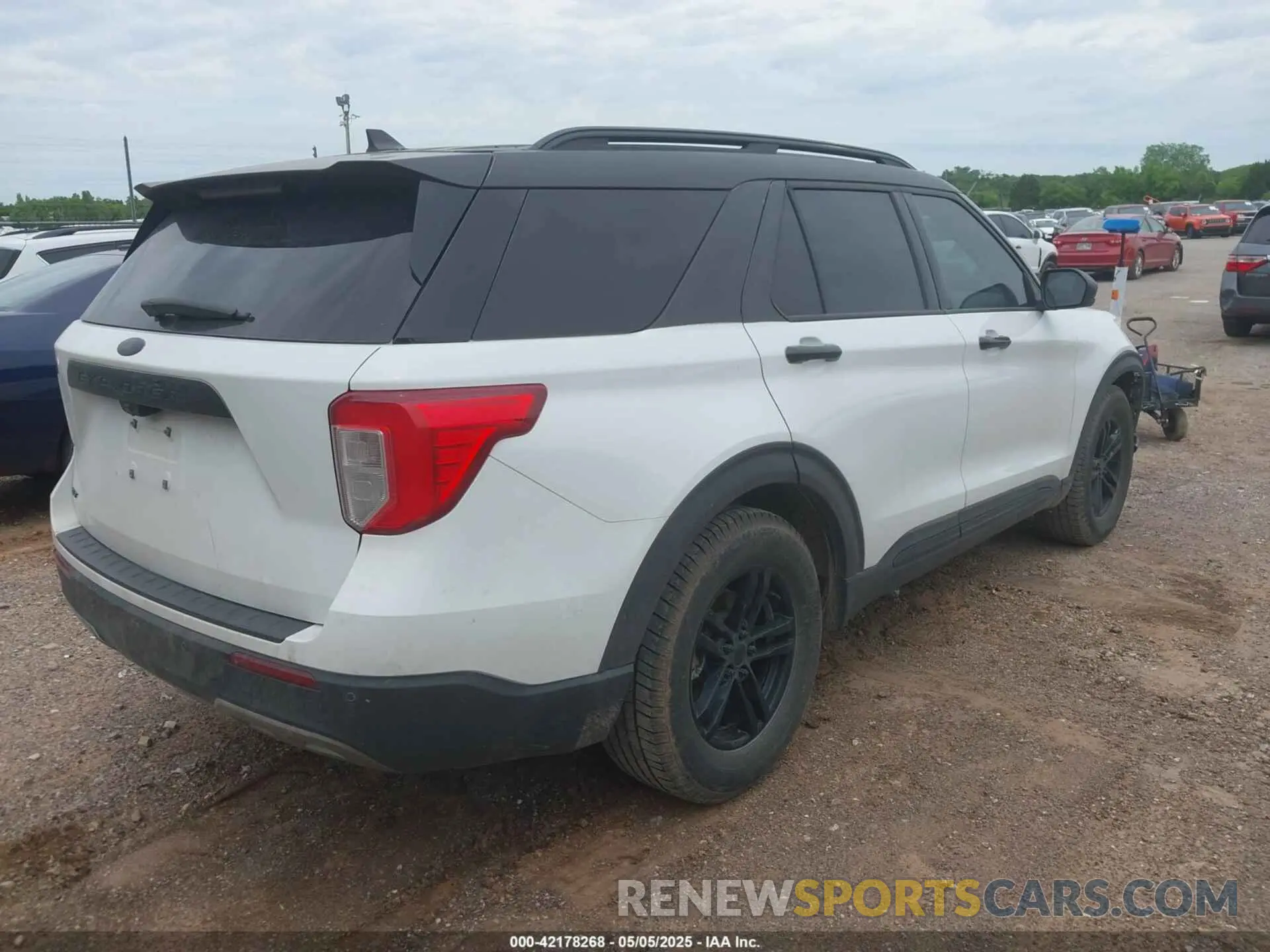 4 fotografías del automóvil dañado 1FMSK7DH8MGB42827 FORD EXPLORER 2021