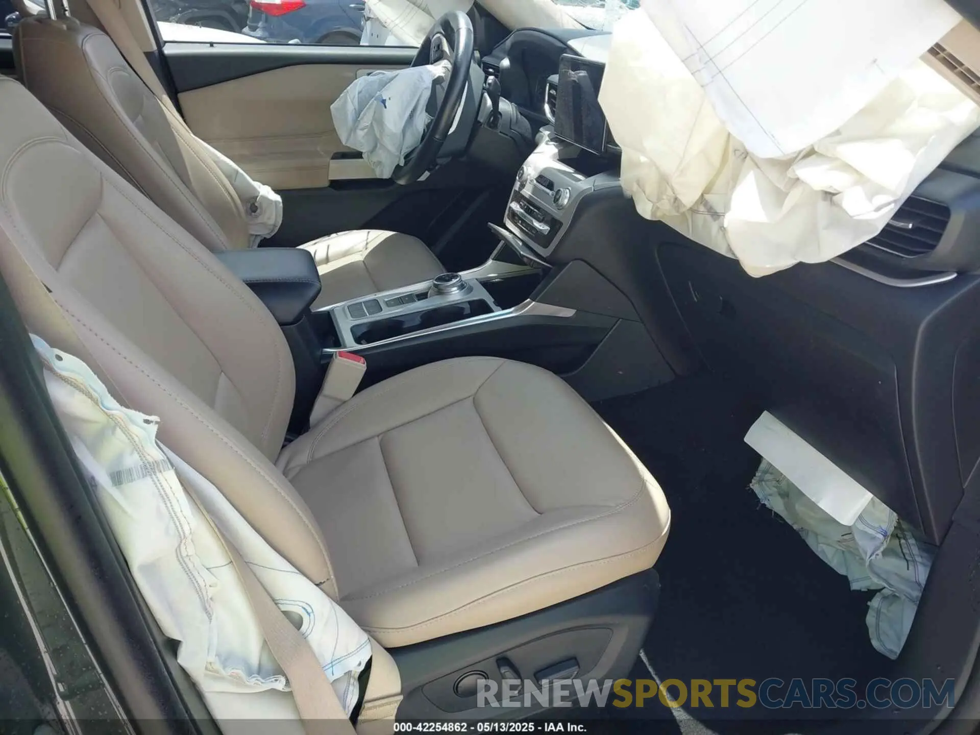 5 fotografías del automóvil dañado 1FMSK7DH8MGC34875 FORD EXPLORER 2021