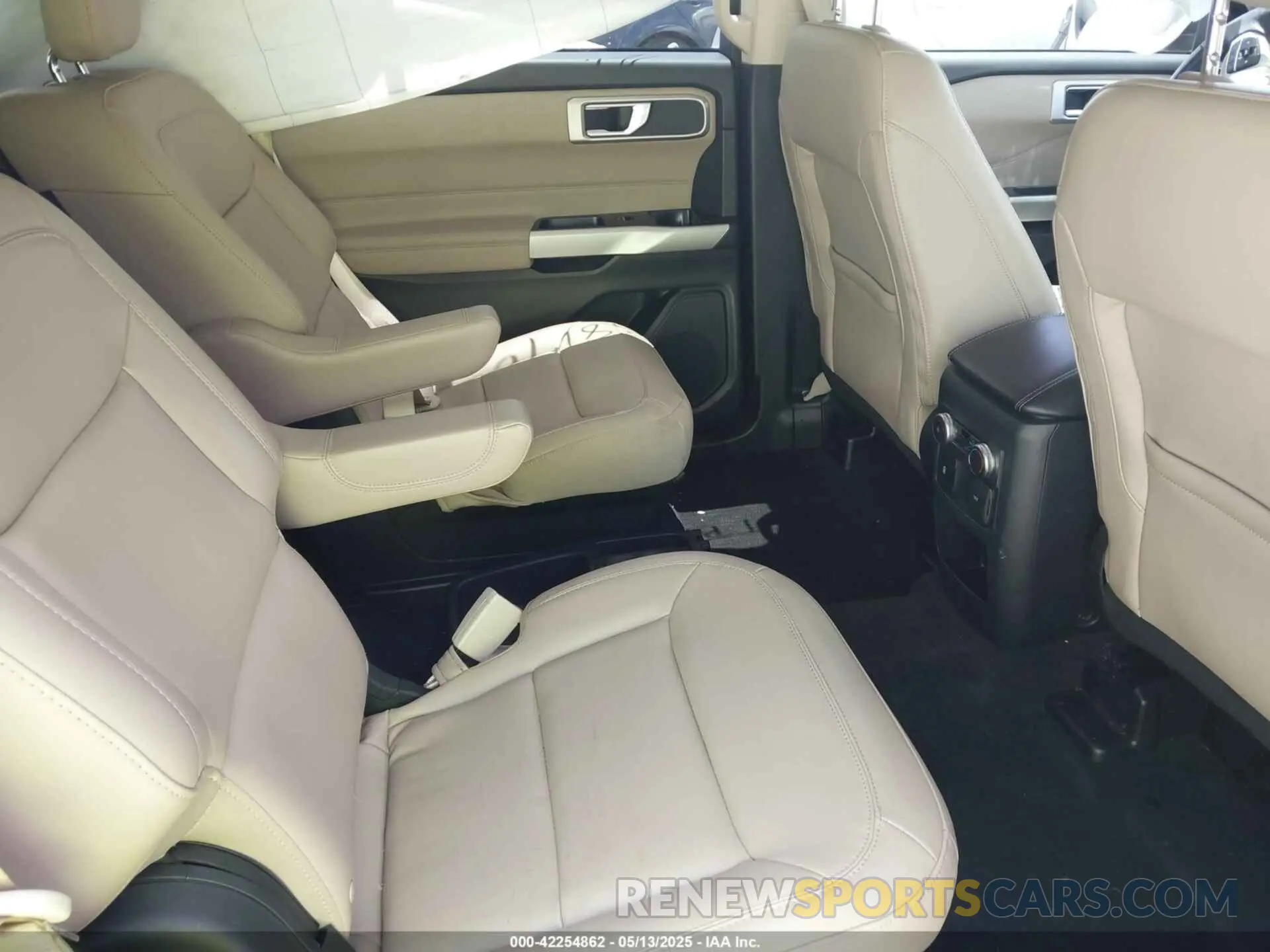 8 fotografías del automóvil dañado 1FMSK7DH8MGC34875 FORD EXPLORER 2021