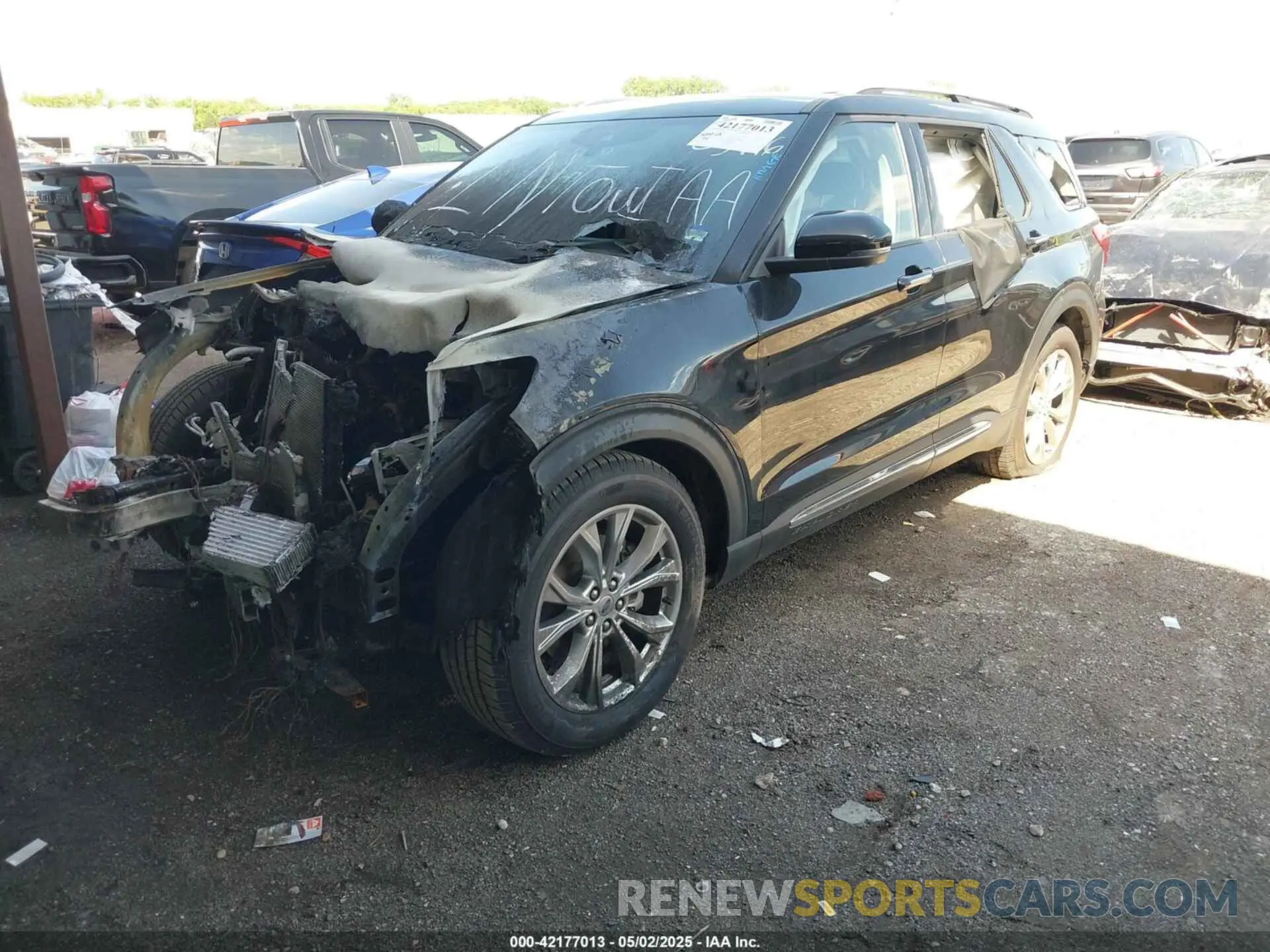 2 fotografías del automóvil dañado 1FMSK7FH3MGB03446 FORD EXPLORER 2021