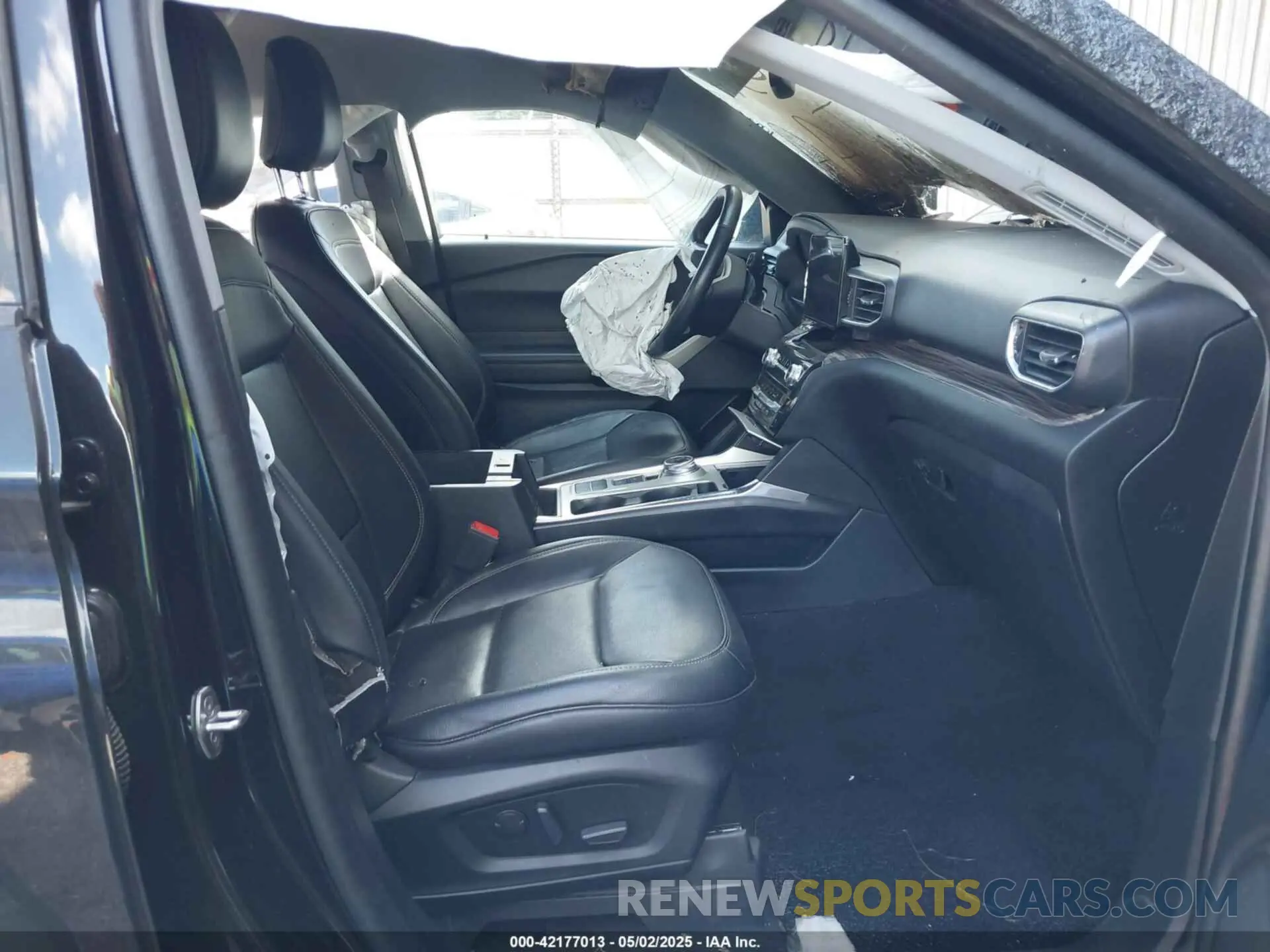 5 fotografías del automóvil dañado 1FMSK7FH3MGB03446 FORD EXPLORER 2021
