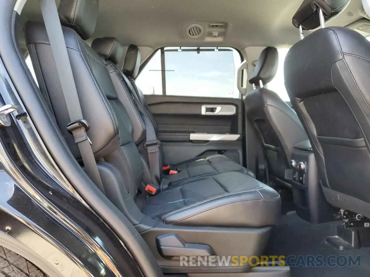 11 fotografías del automóvil dañado 1FMSK7FH3MGB03608 FORD EXPLORER 2021