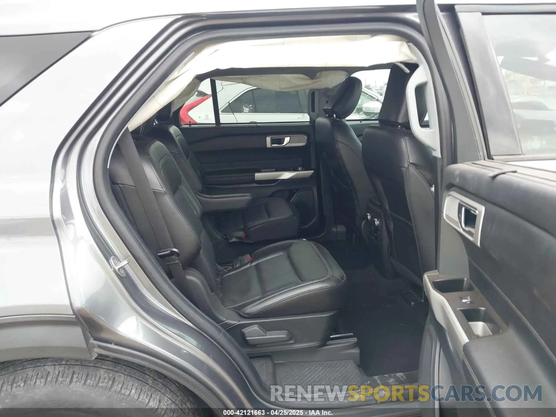 8 fotografías del automóvil dañado 1FMSK7FH4MGC46759 FORD EXPLORER 2021