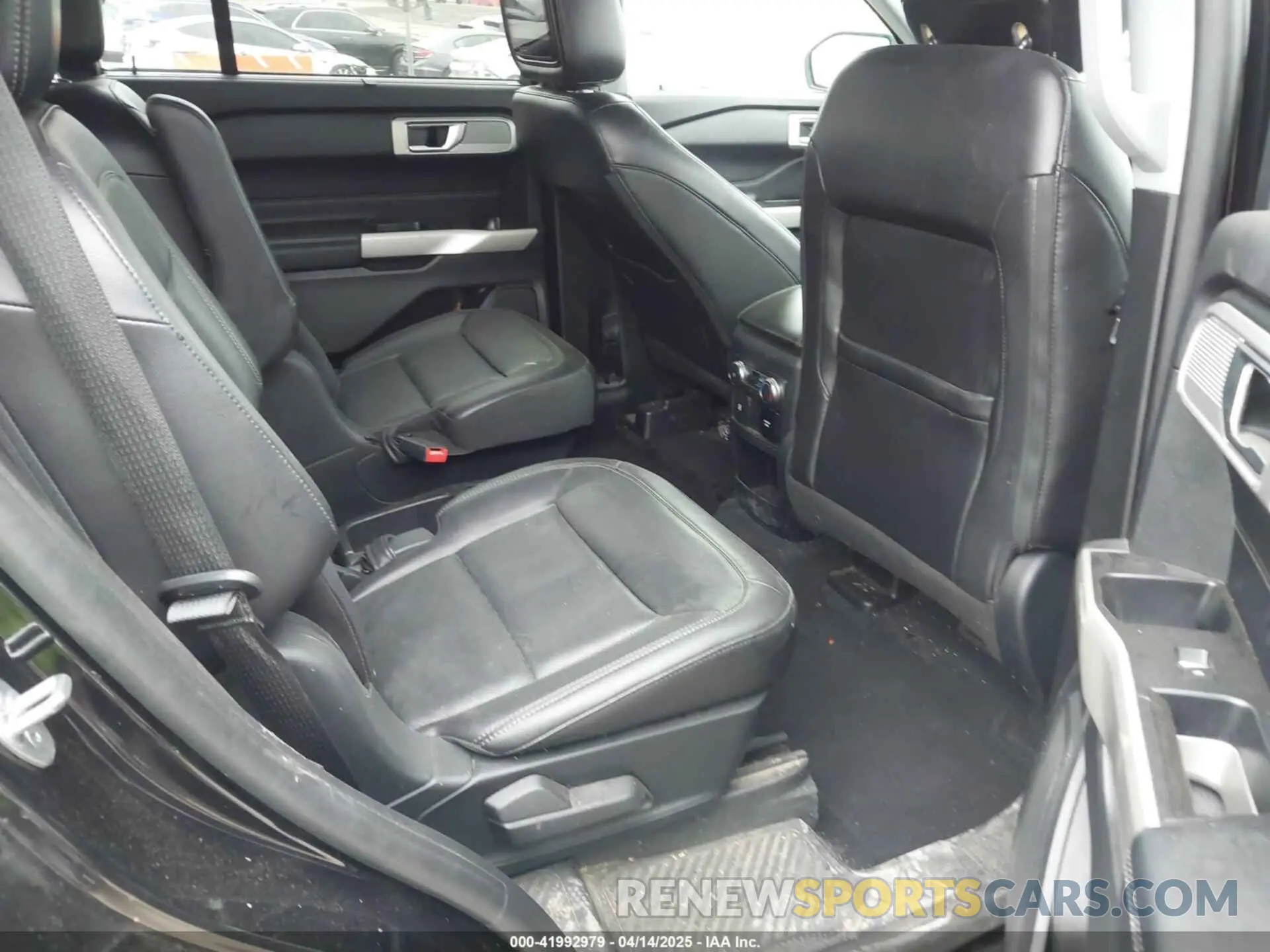 8 fotografías del automóvil dañado 1FMSK7FH6MGA46420 FORD EXPLORER 2021