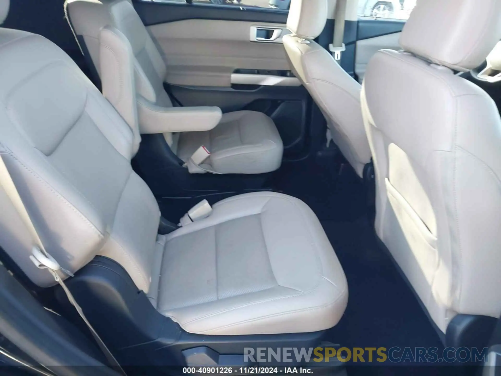 8 fotografías del automóvil dañado 1FMSK7FH6MGB19835 FORD EXPLORER 2021
