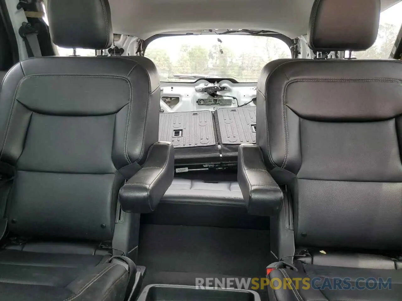 10 fotografías del automóvil dañado 1FMSK7FH9MGB03760 FORD EXPLORER 2021