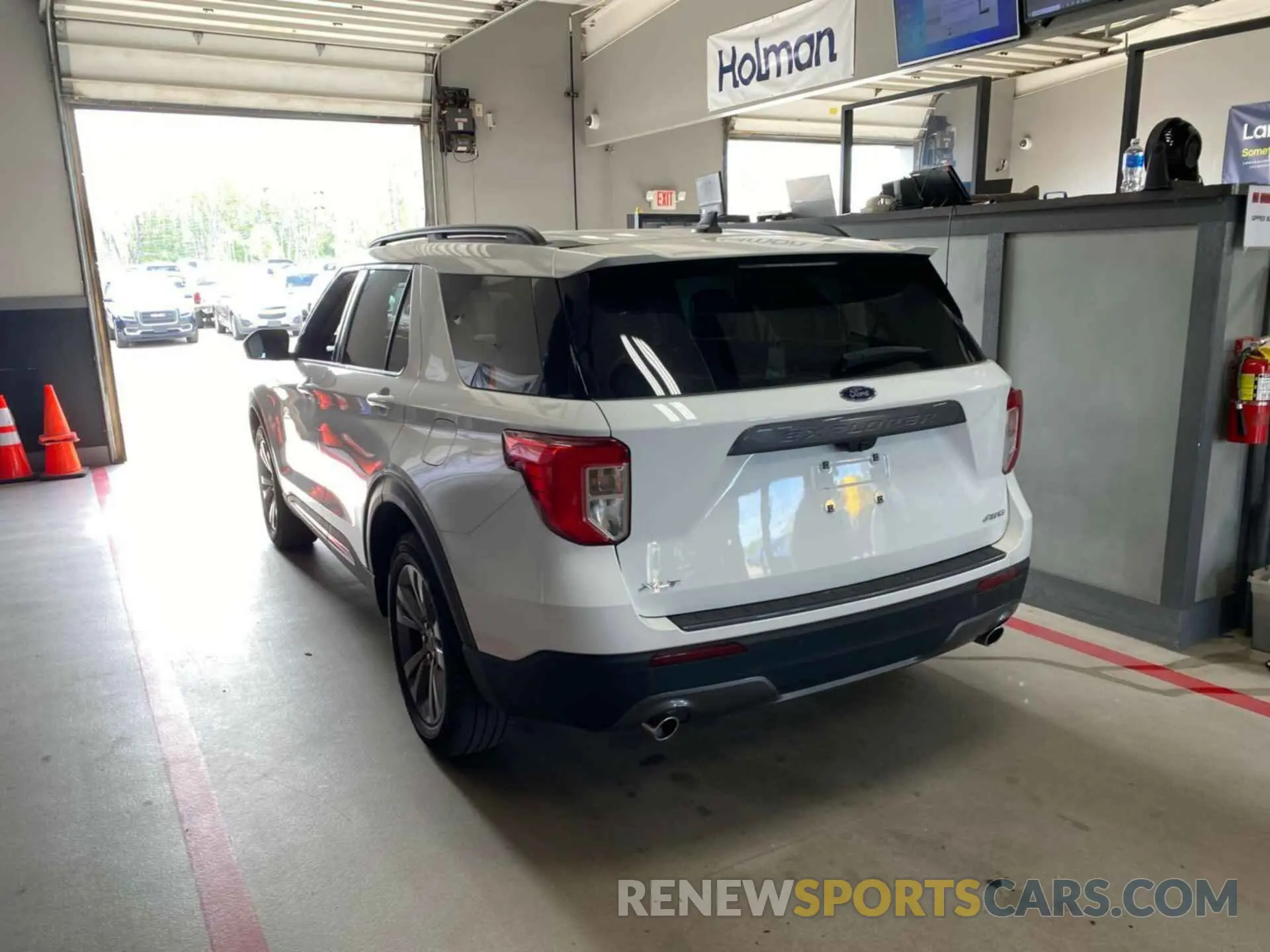 4 fotografías del automóvil dañado 1FMSK8DH8MGC01977 FORD EXPLORER 2021