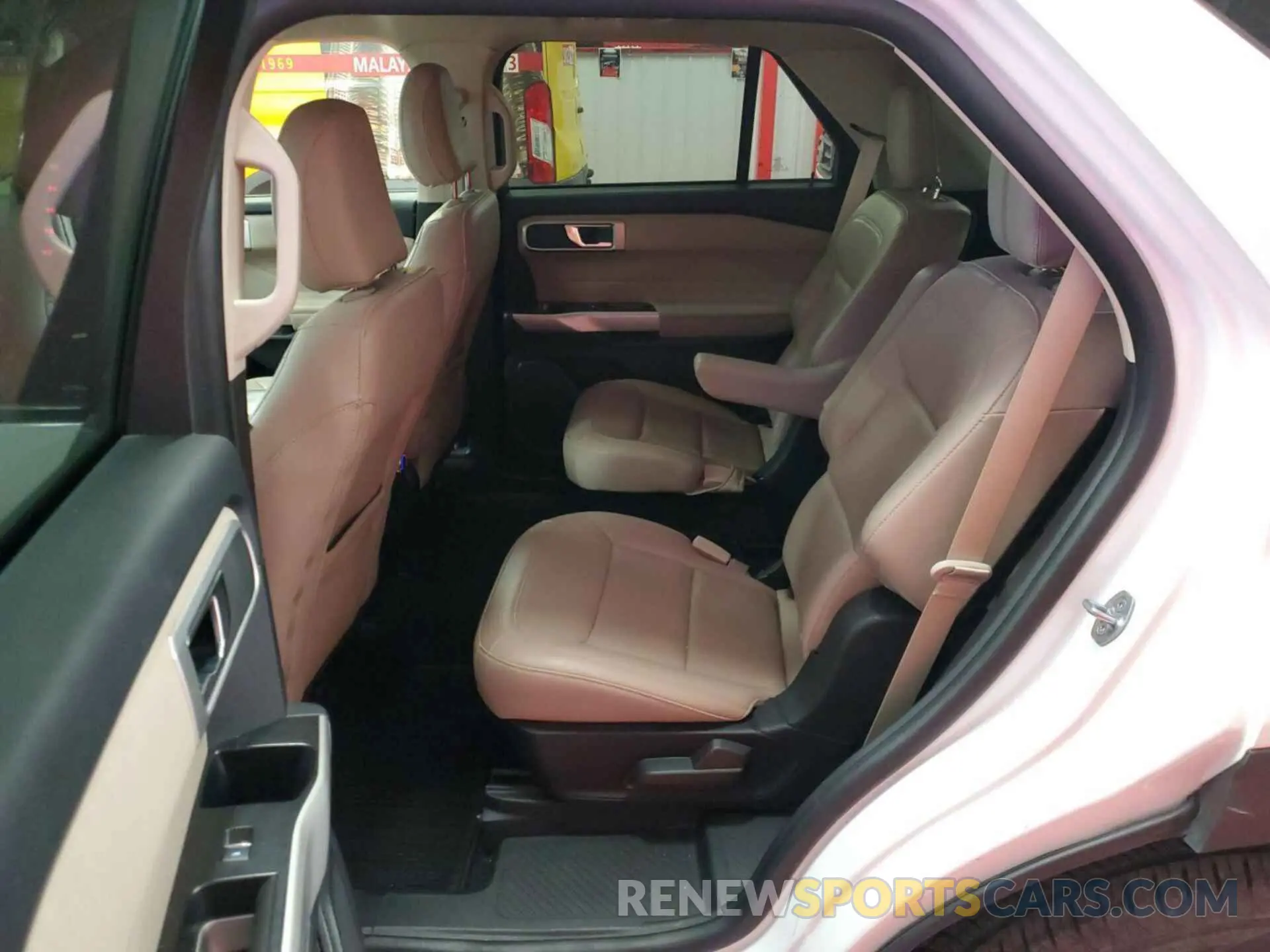 2 fotografías del automóvil dañado 1FMSK8DH8MGC32212 FORD EXPLORER 2021