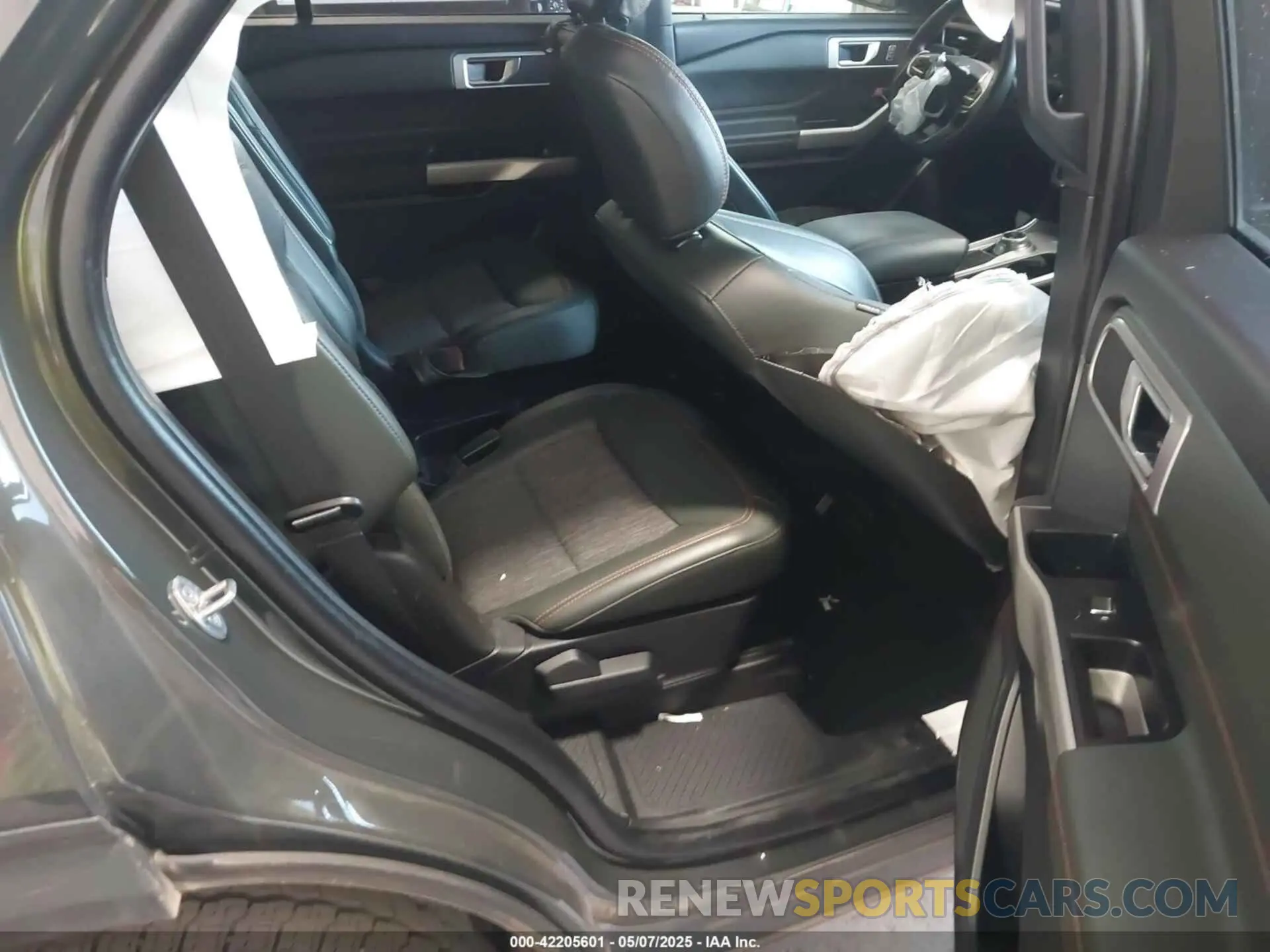 8 fotografías del automóvil dañado 1FMSK8JH9MGC36063 FORD EXPLORER 2021