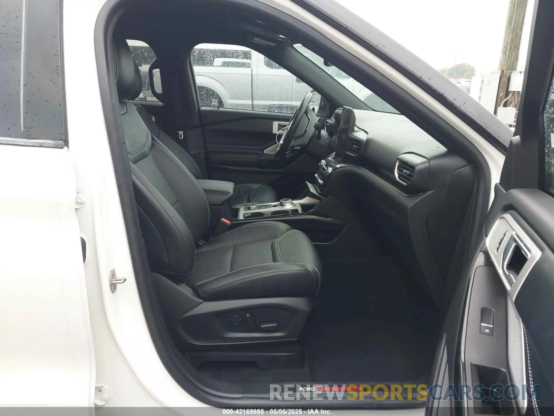 5 fotografías del automóvil dañado 1FM5K8GC8NGA21381 FORD EXPLORER 2022