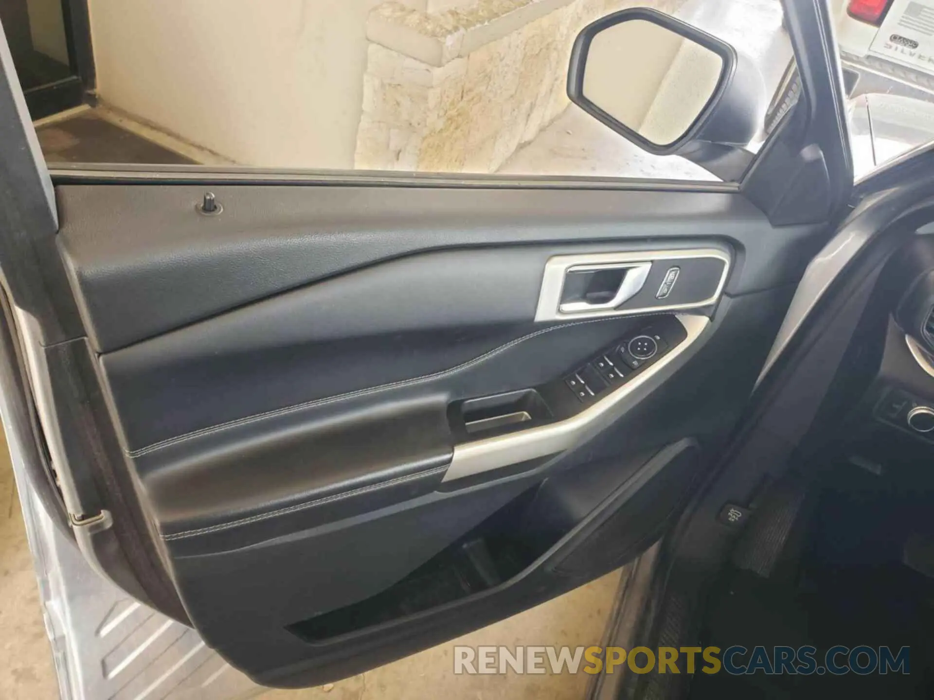 5 fotografías del automóvil dañado 1FMSK7DH1NGB20038 FORD EXPLORER 2022