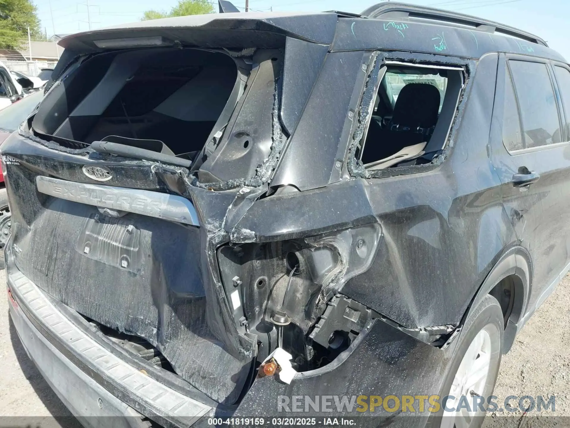 17 fotografías del automóvil dañado 1FMSK7DH5NGB86012 FORD EXPLORER 2022
