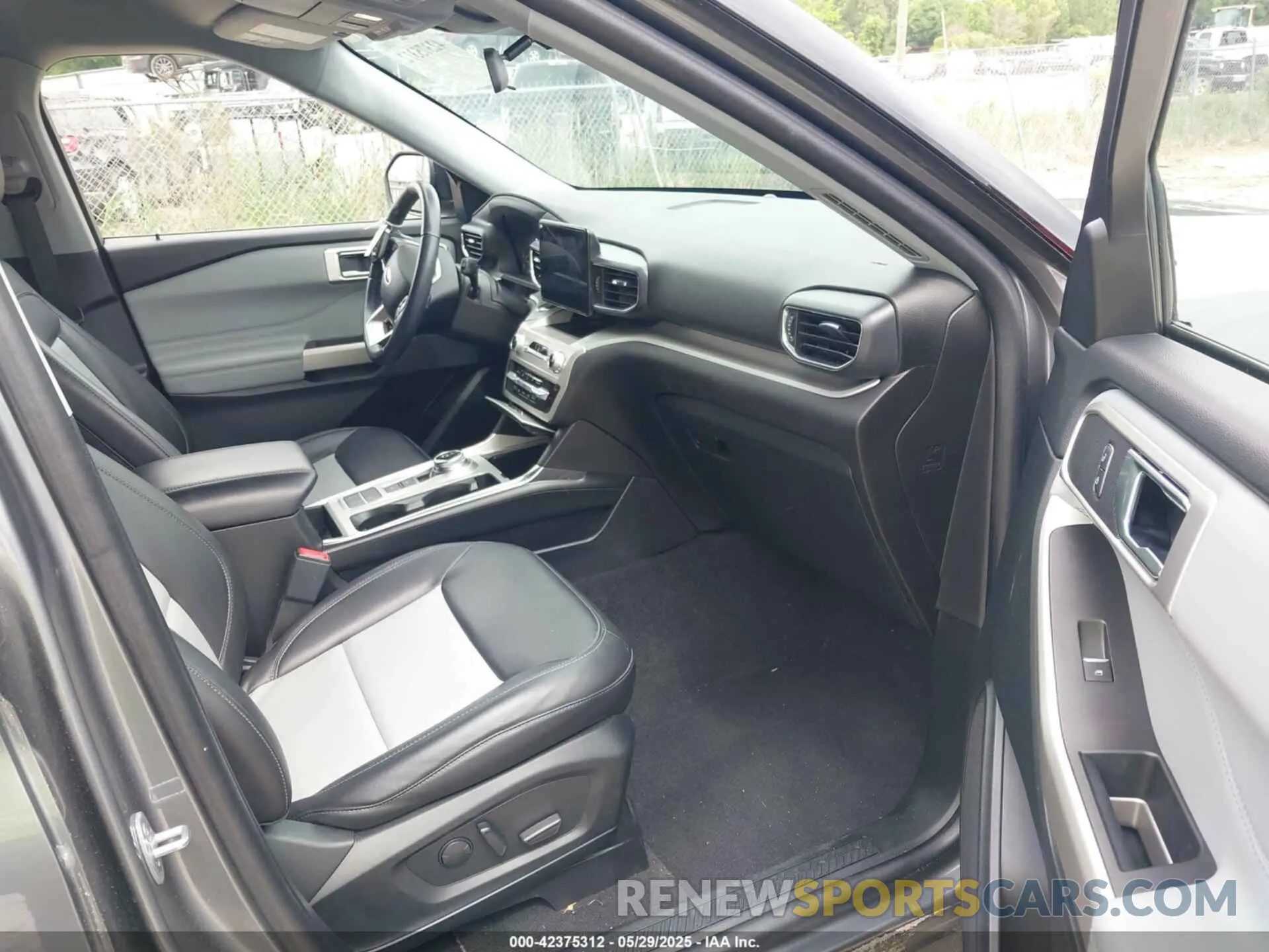 5 fotografías del automóvil dañado 1FMSK7DHXNGB36481 FORD EXPLORER 2022