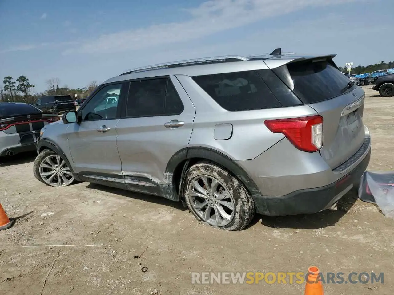 2 fotografías del automóvil dañado 1FMSK7FH1NGA79598 FORD EXPLORER 2022