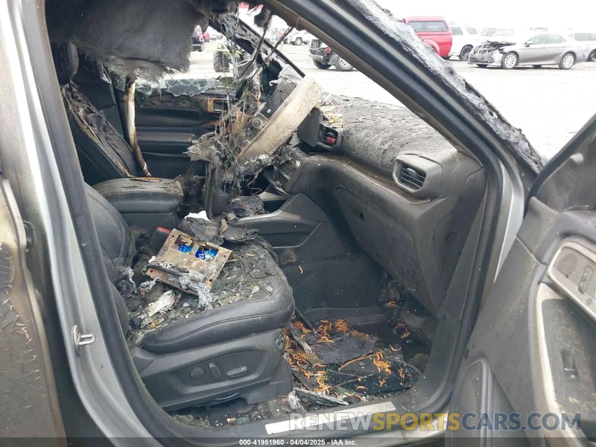 5 fotografías del automóvil dañado 1FMSK7FH3NGA34923 FORD EXPLORER 2022