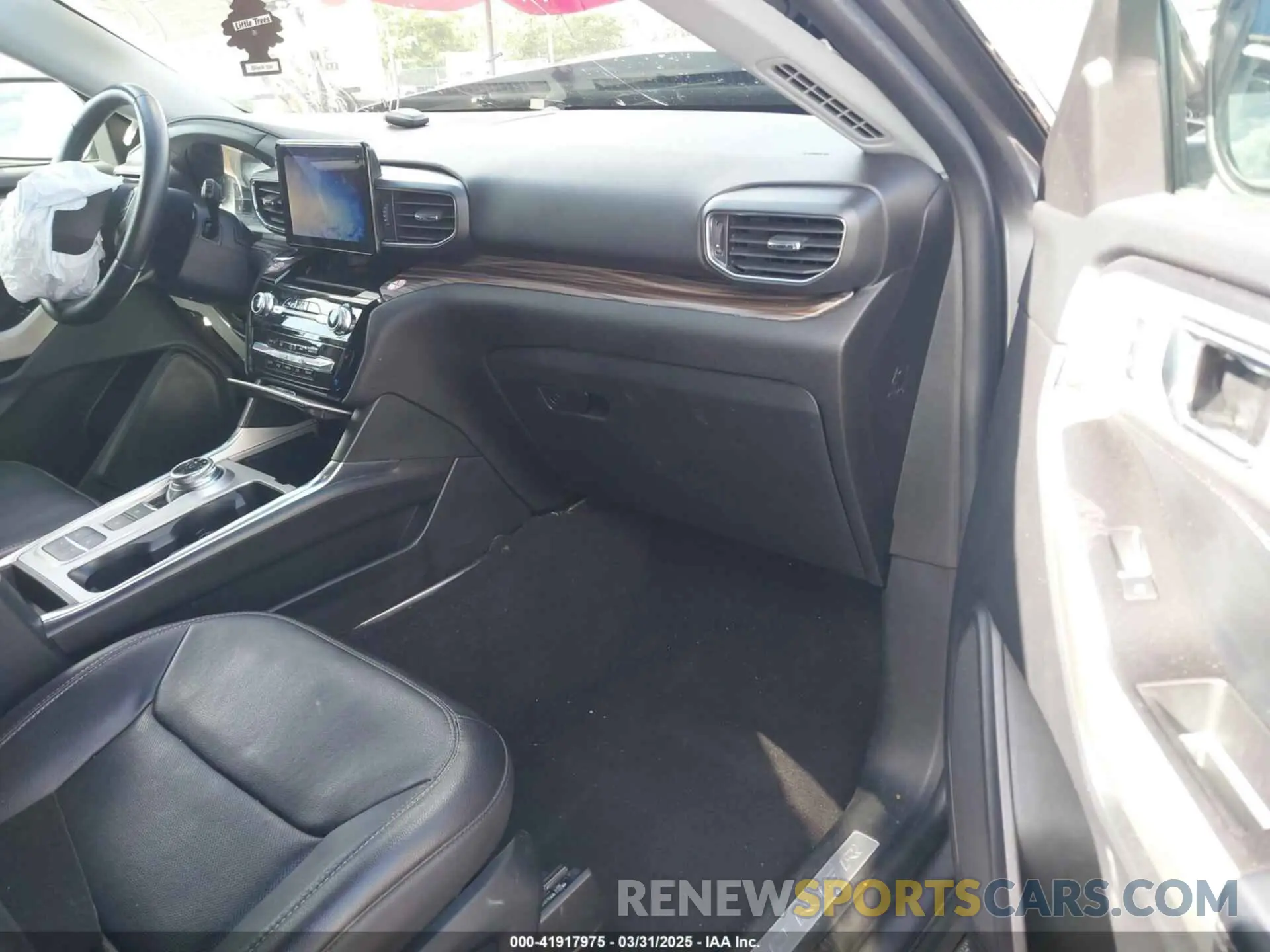 5 fotografías del automóvil dañado 1FMSK7FH8NGA63785 FORD EXPLORER 2022