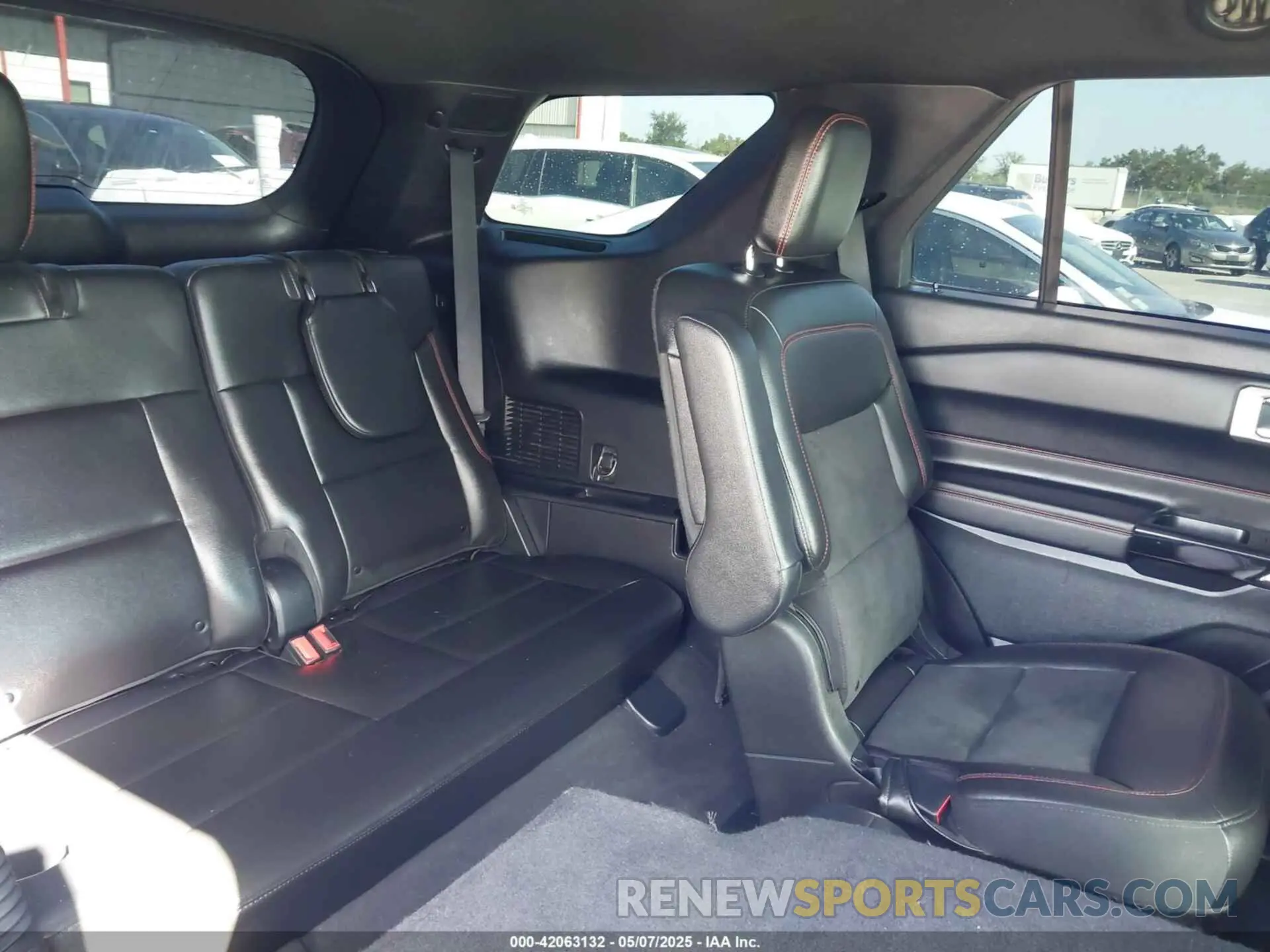 8 fotografías del automóvil dañado 1FMSK7KH7NGB61924 FORD EXPLORER 2022