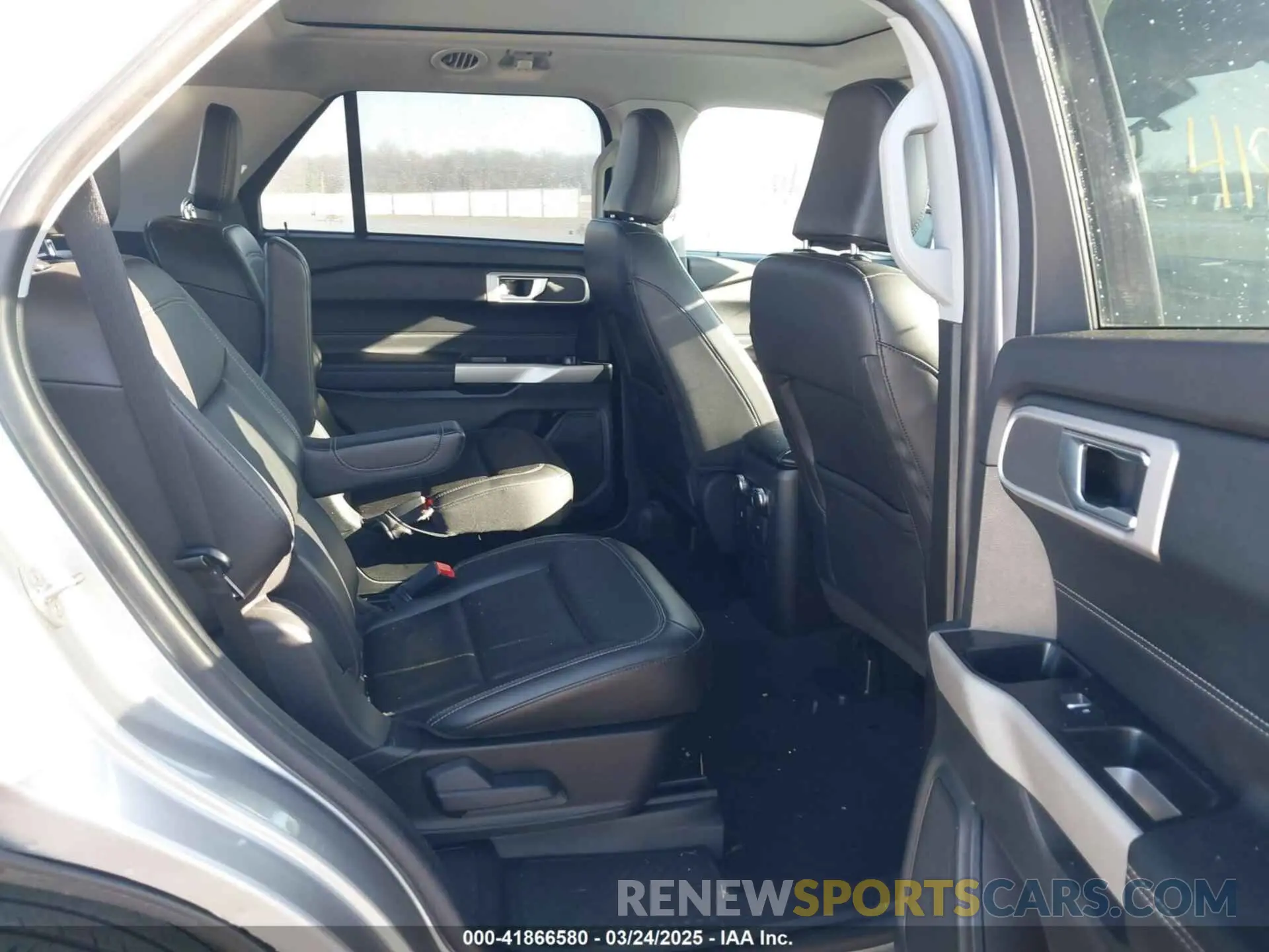8 fotografías del automóvil dañado 1FMSK8DH2NGA63497 FORD EXPLORER 2022