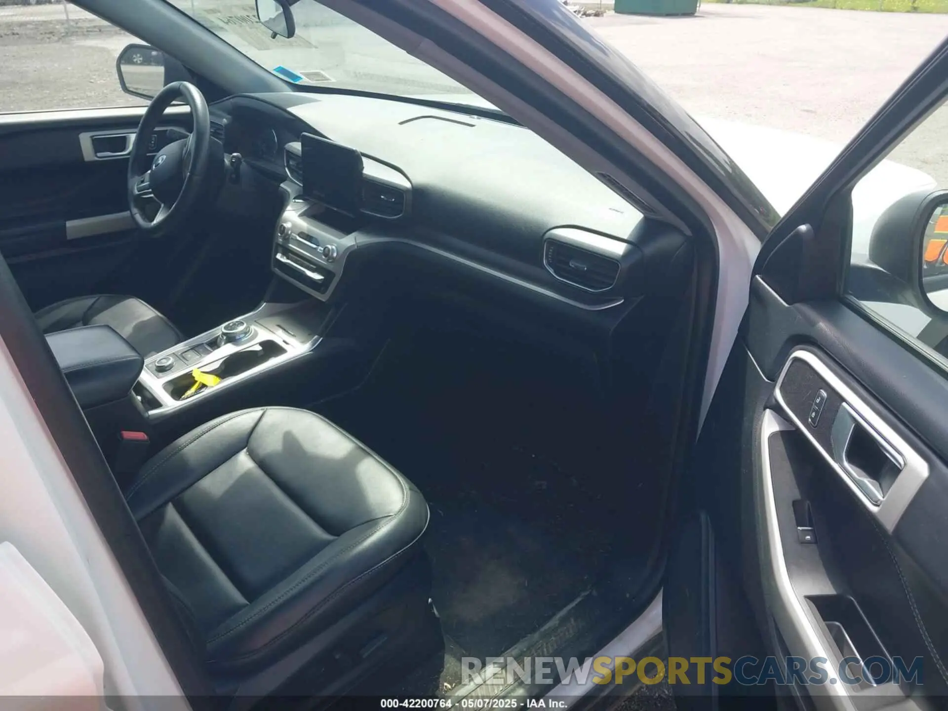 5 fotografías del automóvil dañado 1FMSK8DH8NGB99424 FORD EXPLORER 2022