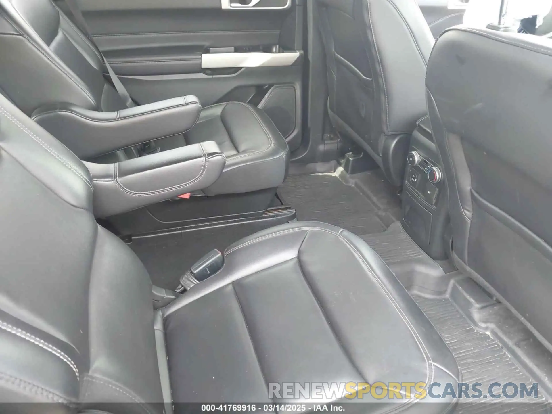 8 fotografías del automóvil dañado 1FMSK8DH9NGA23286 FORD EXPLORER 2022