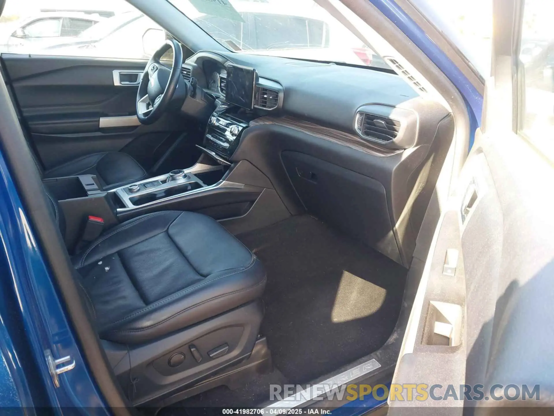 5 fotografías del automóvil dañado 1FMSK8FH6NGA32511 FORD EXPLORER 2022