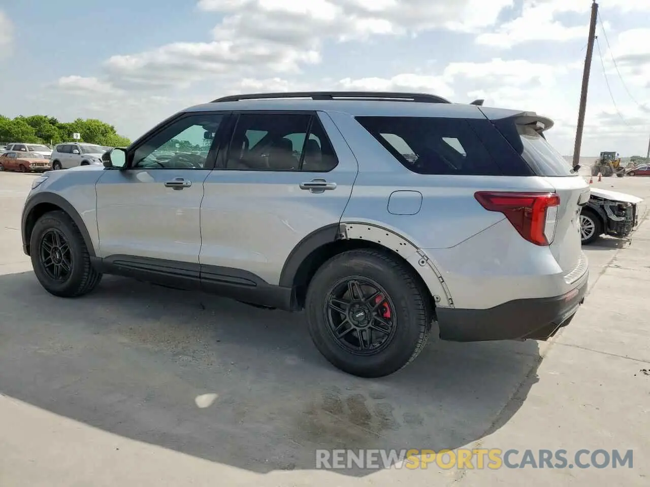 2 fotografías del automóvil dañado 1FM5K8GCXPGC38692 FORD EXPLORER 2023