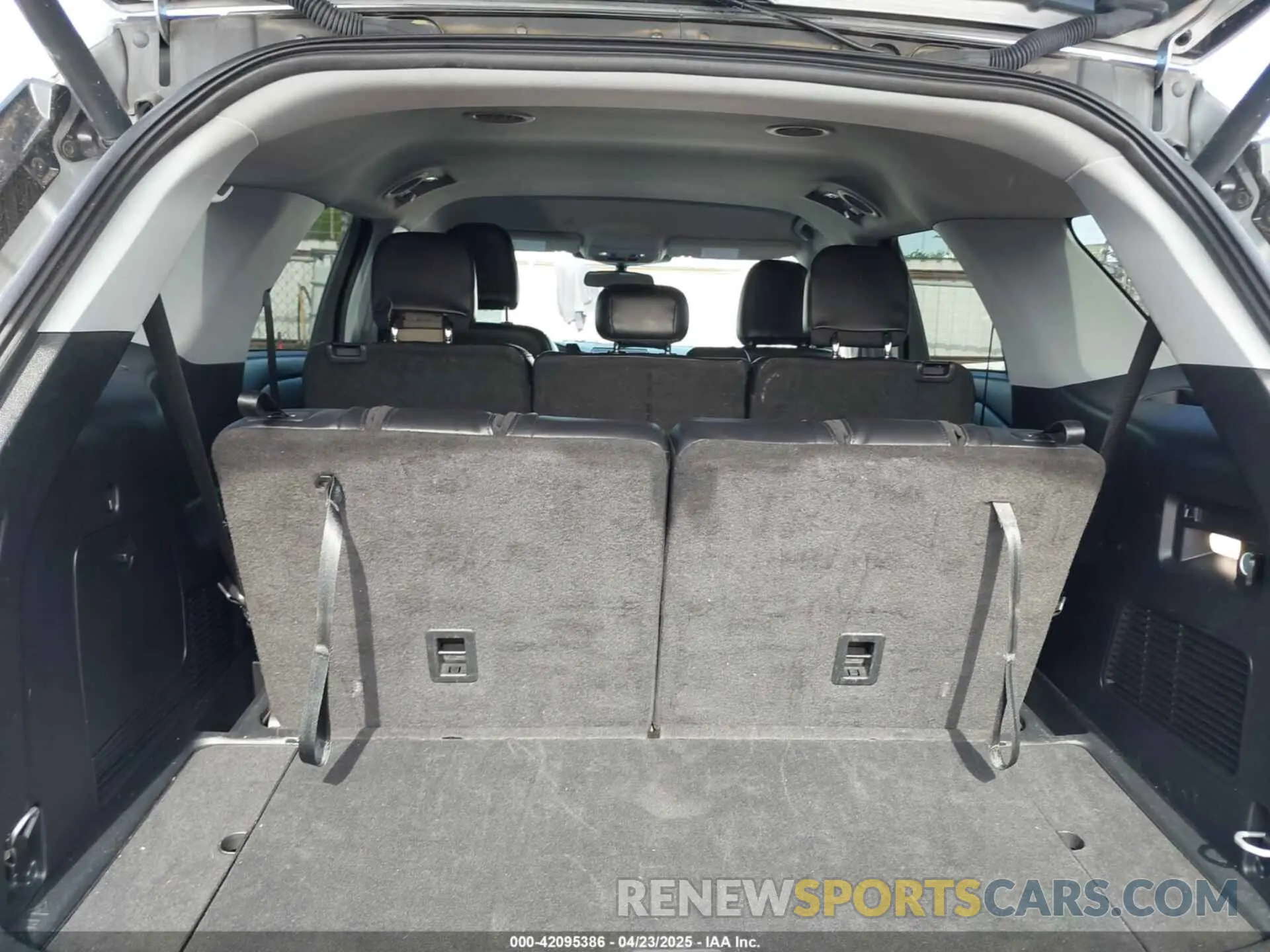 12 fotografías del automóvil dañado 1FMSK7DH0PGB17182 FORD EXPLORER 2023