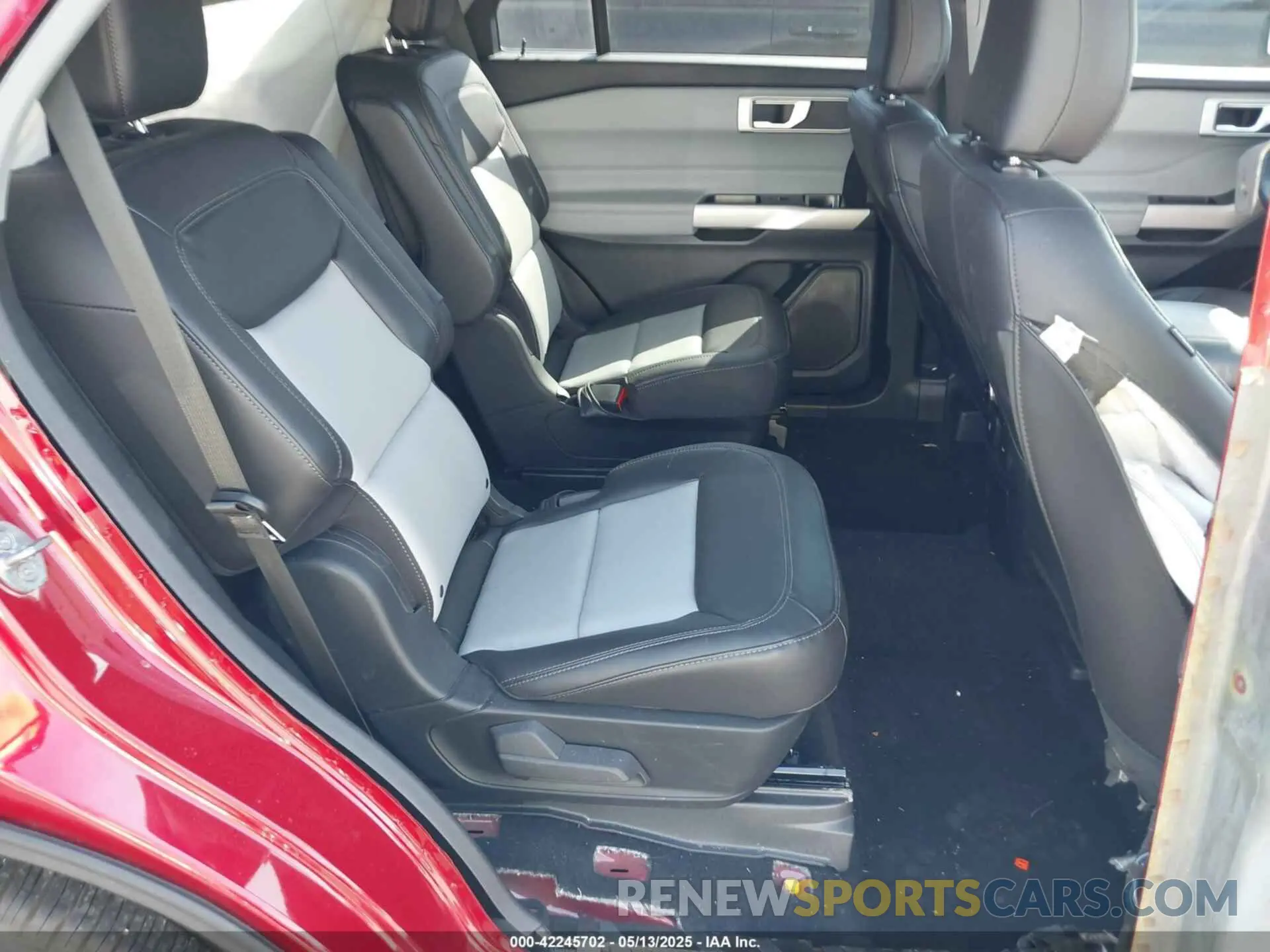 8 fotografías del automóvil dañado 1FMSK7DH1PGA48292 FORD EXPLORER 2023
