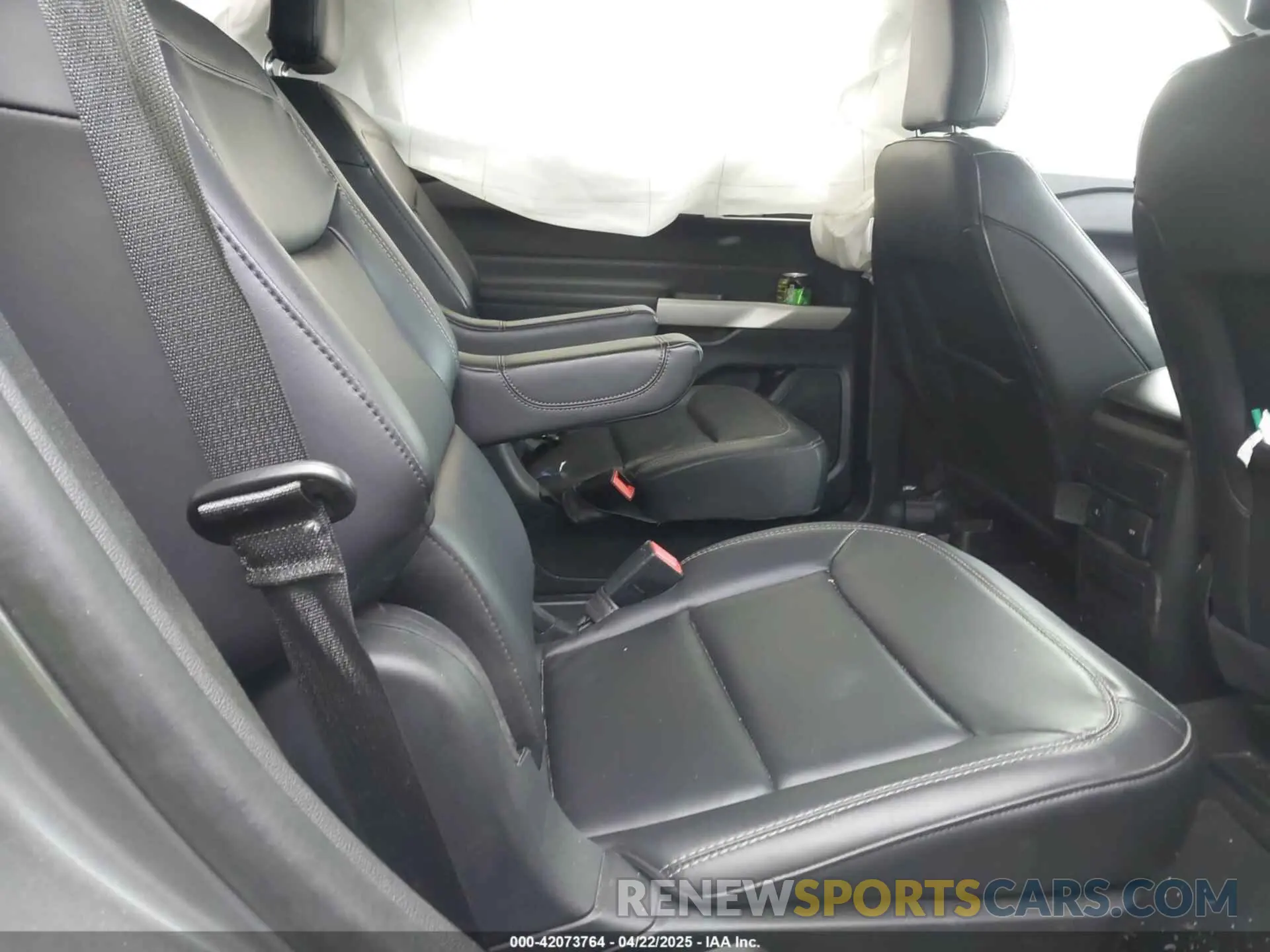 8 fotografías del automóvil dañado 1FMSK7DH5PGB87020 FORD EXPLORER 2023