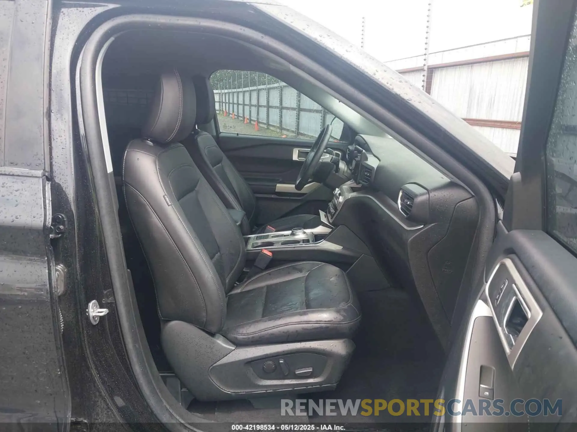 5 fotografías del automóvil dañado 1FMSK7DH6PGB06591 FORD EXPLORER 2023