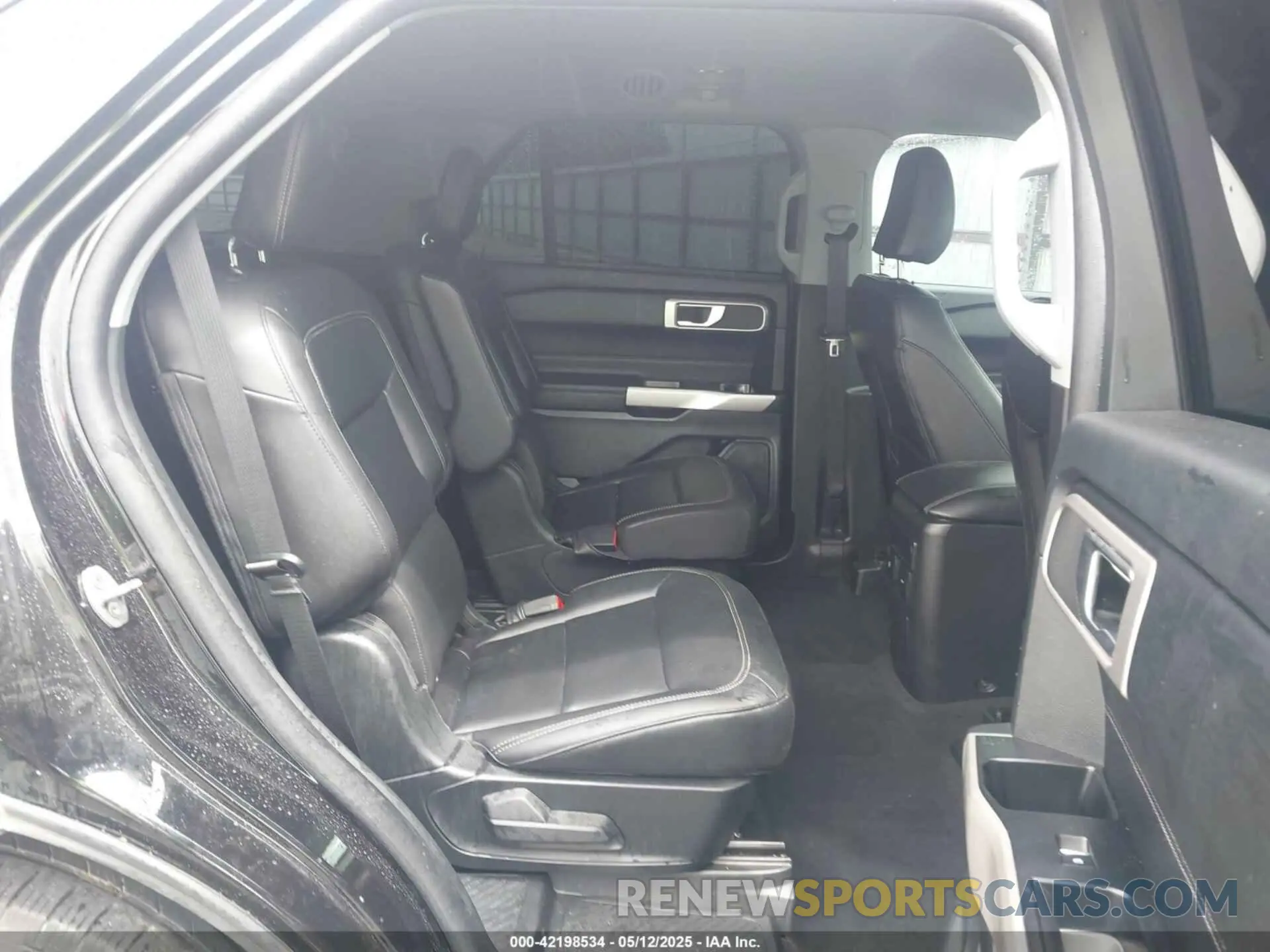 8 fotografías del automóvil dañado 1FMSK7DH6PGB06591 FORD EXPLORER 2023